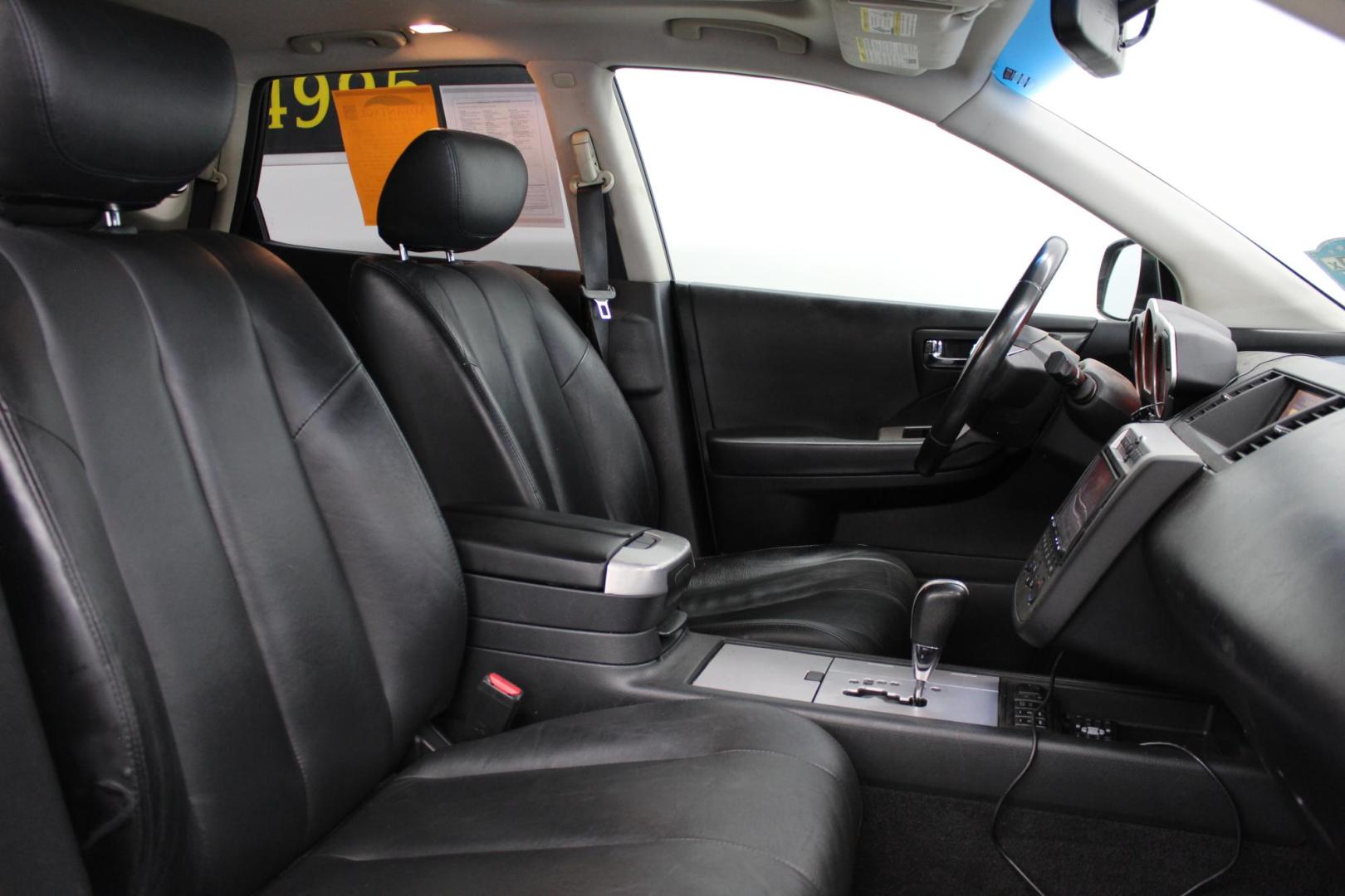 2007 SILVER /GRAY Nissan Murano S AWD (JN8AZ08W67W) with an 3.5L V6 DOHC 24V engine, Automatic CVT Overdrive transmission, located at 533 S West End Blvd., Quakertown, PA, 18951, (877) 257-4995, 40.343994, -75.303604 - INCLUDED IN THE SALE PRICE OF EVERY VEHICLE: 48 Hour Money Back Guarantee 6 Month - 6,000 Mile Warranty Brand New PA State Inspection & Emission $10 Oil Changes for the Life of the Loan Complete CARFAX - Photo#5