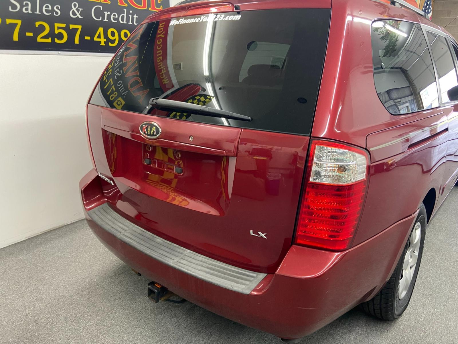 2008 RED Kia Sedona EX LWB (KNDMB233786) with an 3.8L V6 DOHC 24V engine, 5-Speed Automatic Overdrive transmission, located at 533 S West End Blvd., Quakertown, PA, 18951, (877) 257-4995, 40.343994, -75.303604 - INCLUDED IN THE SALE PRICE OF EVERY VEHICLE: 48 Hour Money Back Guarantee 6 Month - 6,000 Mile Warranty Brand New PA State Inspection & Emission $10 Oil Changes for the Life of the Loan Complete CARFAX - Photo #2