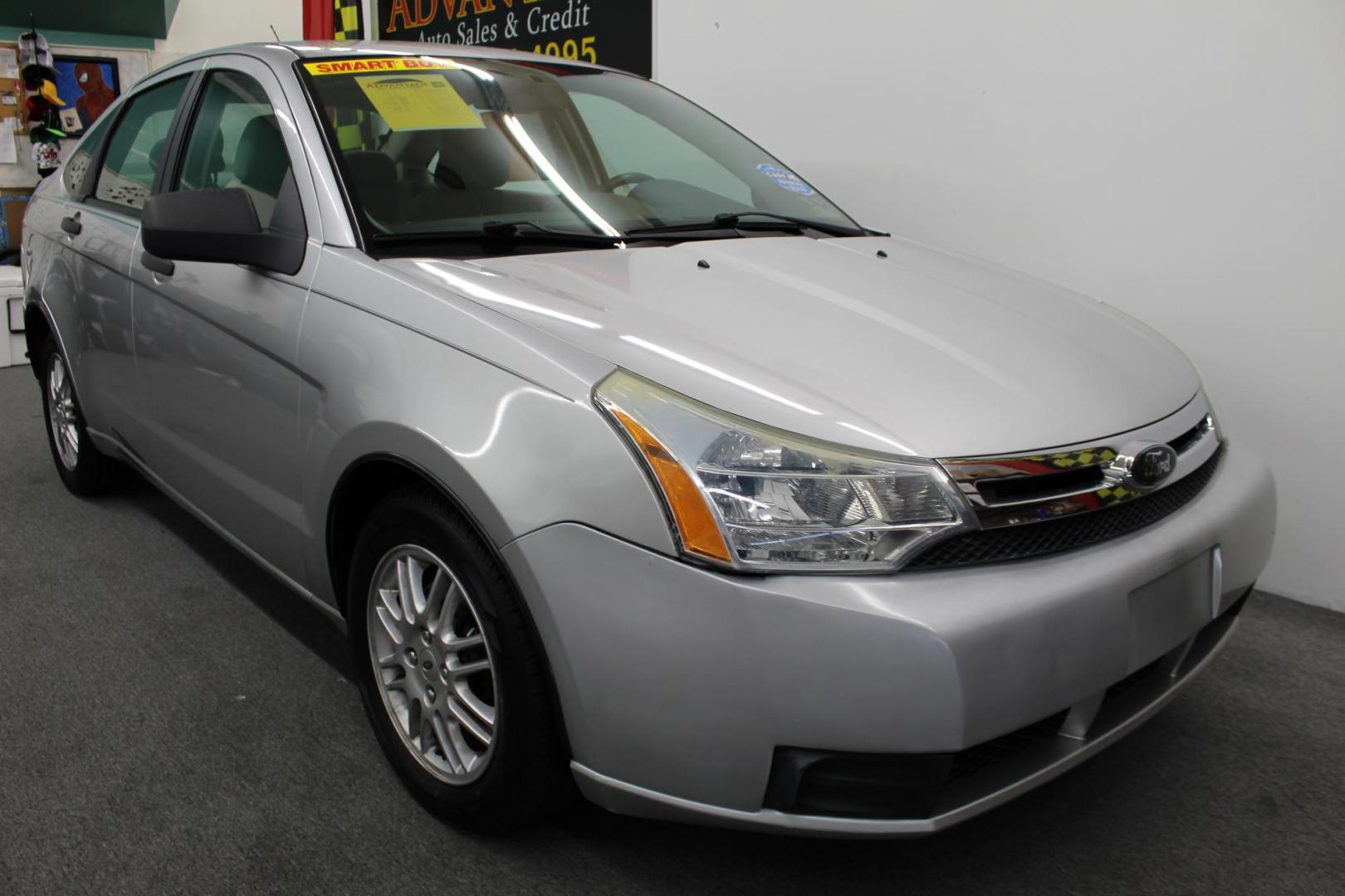 2010 SILVER Ford Focus (1FAHP3FN5AW) , AUTOMATIC transmission, located at 533 S West End Blvd., Quakertown, PA, 18951, (877) 257-4995, 40.343994, -75.303604 - INCLUDED IN THE SALE PRICE OF EVERY VEHICLE: 48 Hour Money Back Guarantee 6 Month - 6,000 Mile Warranty Brand New PA State Inspection & Emission $10 Oil Changes for the Life of the Loan Complete CARFAX - Photo#2