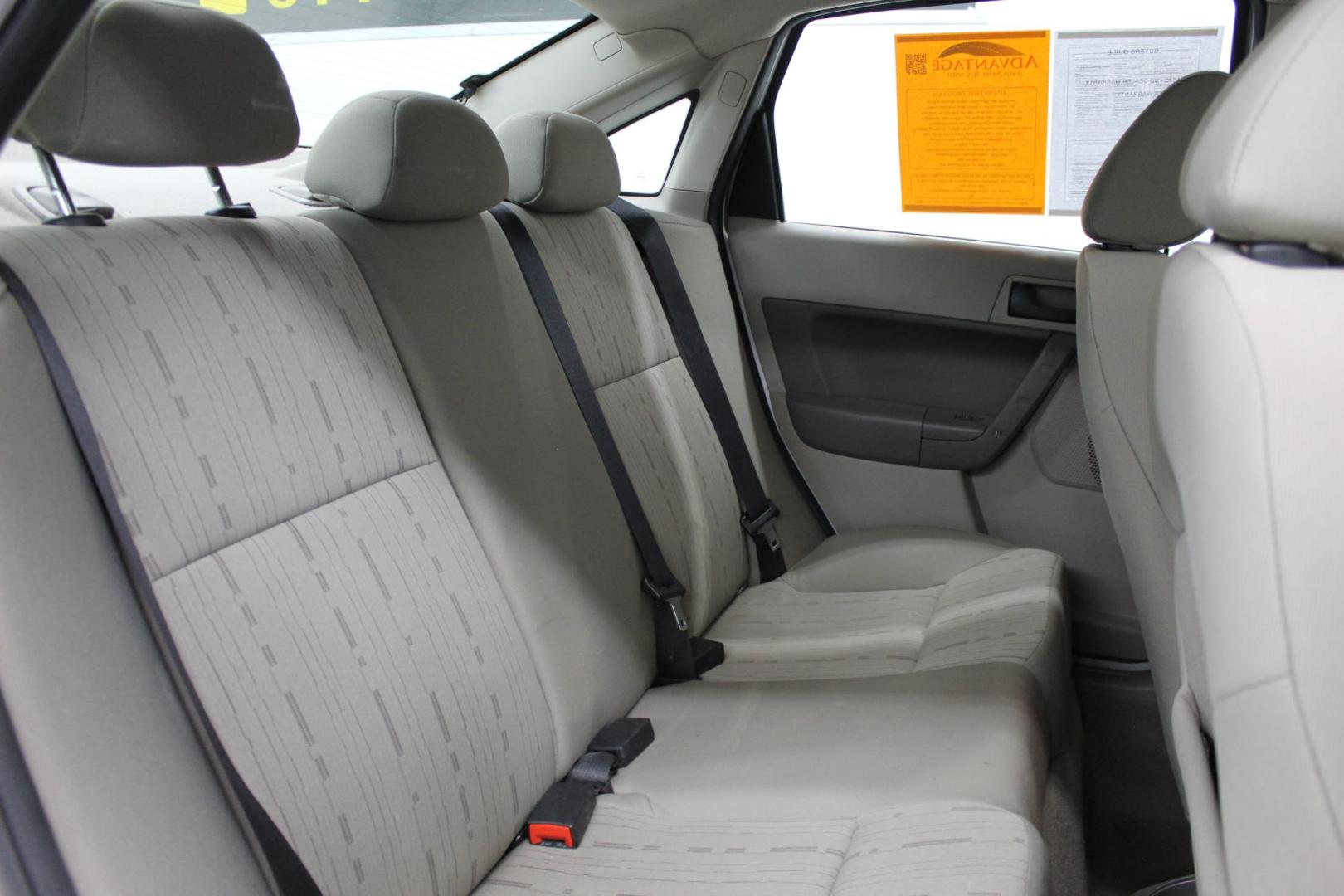 2010 SILVER Ford Focus (1FAHP3FN5AW) , AUTOMATIC transmission, located at 533 S West End Blvd., Quakertown, PA, 18951, (877) 257-4995, 40.343994, -75.303604 - INCLUDED IN THE SALE PRICE OF EVERY VEHICLE: 48 Hour Money Back Guarantee 6 Month - 6,000 Mile Warranty Brand New PA State Inspection & Emission $10 Oil Changes for the Life of the Loan Complete CARFAX - Photo#4