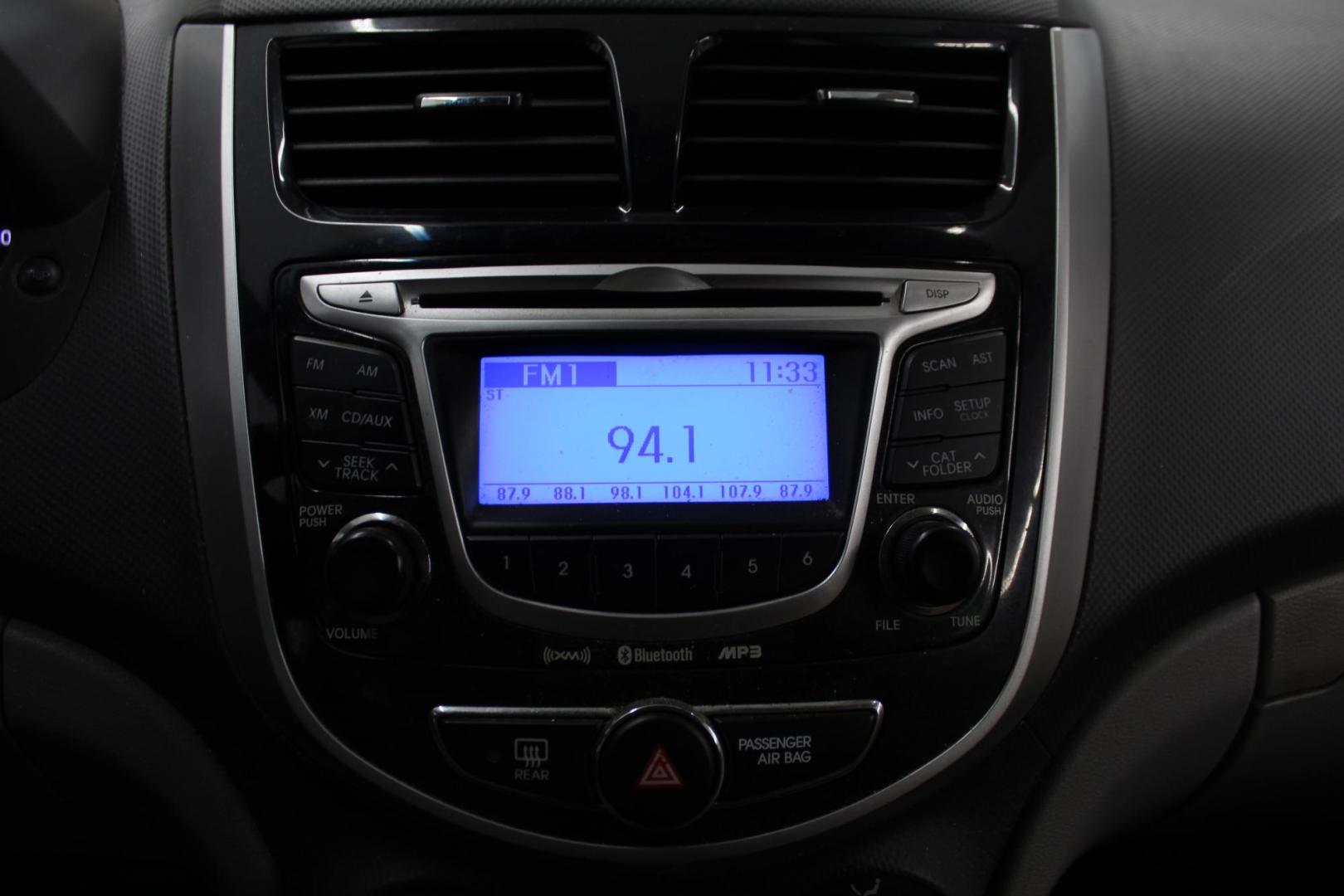 2012 WHITE /GRAY Hyundai Accent (KMHCU5AEXCU) , located at 533 S West End Blvd., Quakertown, PA, 18951, (877) 257-4995, 40.343994, -75.303604 - INCLUDED IN THE SALE PRICE OF EVERY VEHICLE: 48 Hour Money Back Guarantee 6 Month - 6,000 Mile Warranty Brand New PA State Inspection & Emission $10 Oil Changes for the Life of the Loan Complete CARFAX - Photo#7