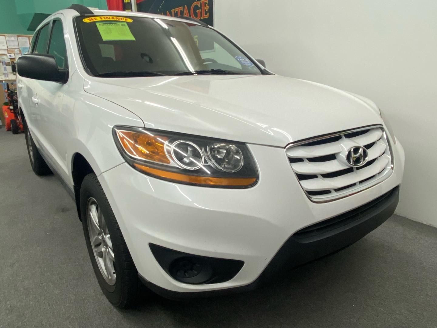 2011 White /Tan Hyundai Santa Fe (5XYZGDAG4BG) , located at 533 S West End Blvd., Quakertown, PA, 18951, (877) 257-4995, 40.343994, -75.303604 - INCLUDED IN THE SALE PRICE OF EVERY VEHICLE: 48 Hour Money Back Guarantee 6 Month - 6,000 Mile Warranty Brand New PA State Inspection & Emission $10 Oil Changes for the Life of the Loan Complete CARFAX - Photo#2
