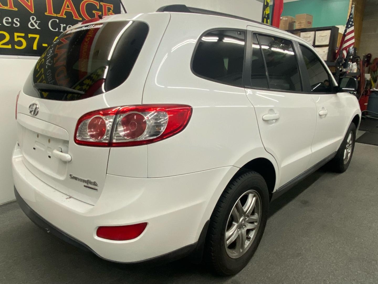 2011 White /Tan Hyundai Santa Fe (5XYZGDAG4BG) , located at 533 S West End Blvd., Quakertown, PA, 18951, (877) 257-4995, 40.343994, -75.303604 - INCLUDED IN THE SALE PRICE OF EVERY VEHICLE: 48 Hour Money Back Guarantee 6 Month - 6,000 Mile Warranty Brand New PA State Inspection & Emission $10 Oil Changes for the Life of the Loan Complete CARFAX - Photo#3