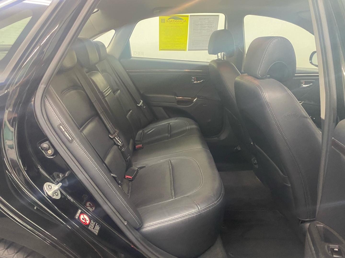 2009 BLACK /Gray Hyundai Azera (KMHFC46F19A) , located at 533 S West End Blvd., Quakertown, PA, 18951, (877) 257-4995, 40.343994, -75.303604 - INCLUDED IN THE SALE PRICE OF EVERY VEHICLE: 48 Hour Money Back Guarantee 6 Month - 6,000 Mile Warranty Brand New PA State Inspection & Emission $10 Oil Changes for the Life of the Loan Complete CARFAX - Photo#3