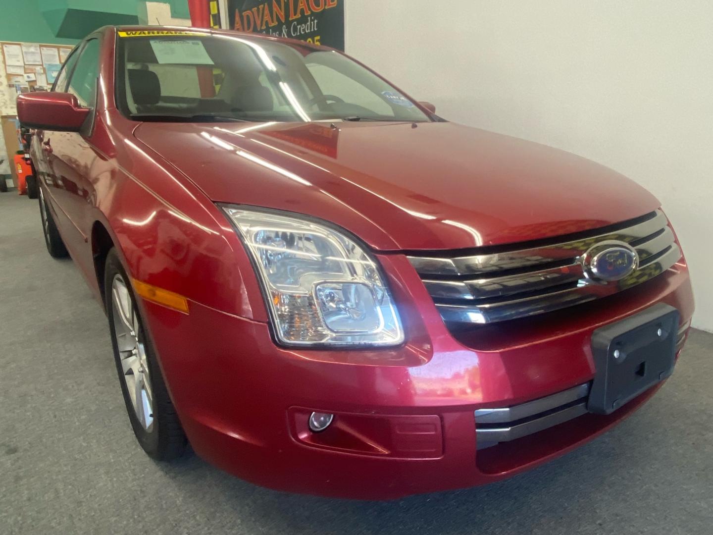 2007 RED /BLACK Ford Fusion SE (3FAHP07Z27R) with an 2.3L L4 DOHC 16V engine, located at 533 S West End Blvd., Quakertown, PA, 18951, (877) 257-4995, 40.343994, -75.303604 - INCLUDED IN THE SALE PRICE OF EVERY VEHICLE: 48 Hour Money Back Guarantee 6 Month - 6,000 Mile Warranty Brand New PA State Inspection & Emission $10 Oil Changes for the Life of the Loan Complete CARFAX - Photo#2