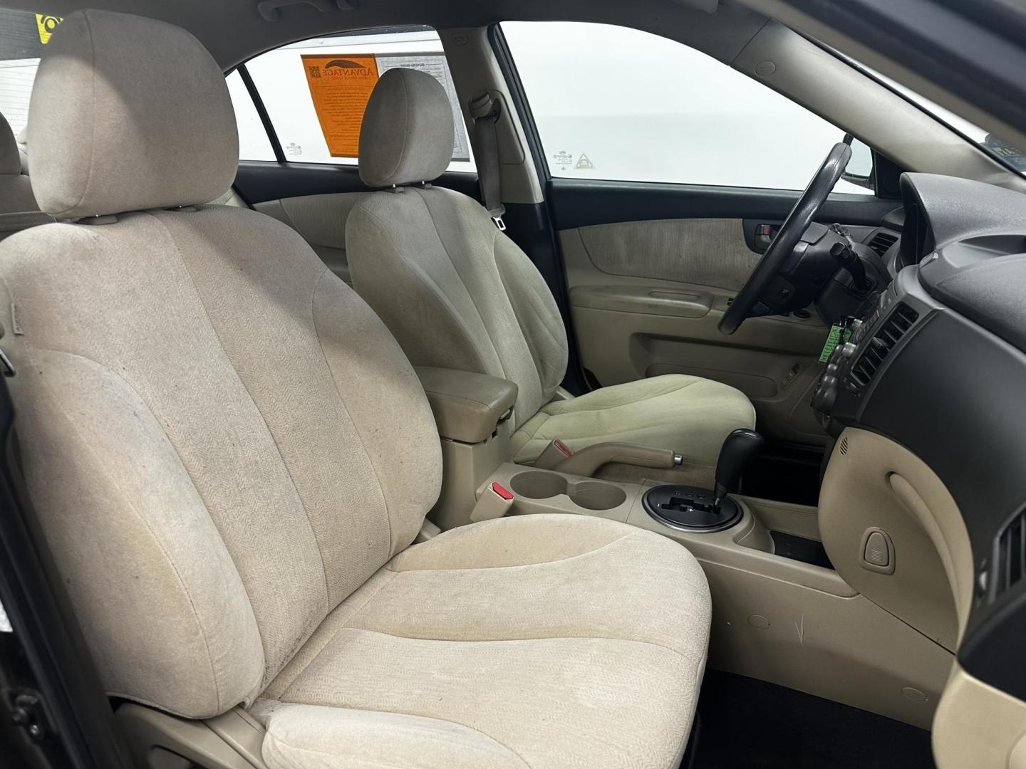 2009 Gray /Tan Kia Optima (KNAGE228595) , located at 533 S West End Blvd., Quakertown, PA, 18951, (877) 257-4995, 40.343994, -75.303604 - INCLUDED IN THE SALE PRICE OF EVERY VEHICLE: 48 Hour Money Back Guarantee 6 Month - 6,000 Mile Warranty Brand New PA State Inspection & Emission $10 Oil Changes for the Life of the Loan Complete CARFAX - Photo#4