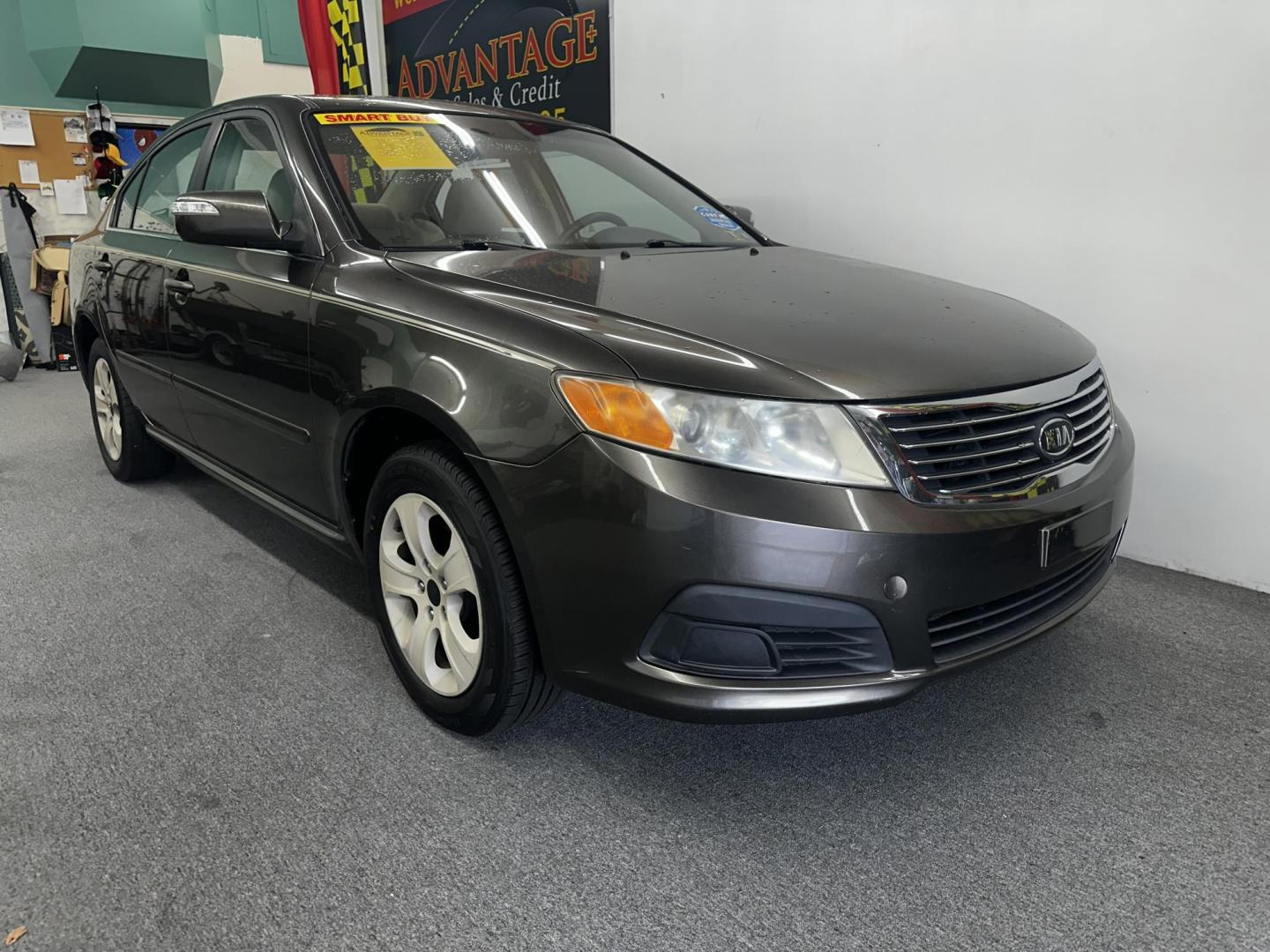2009 Gray /Tan Kia Optima (KNAGE228595) , located at 533 S West End Blvd., Quakertown, PA, 18951, (877) 257-4995, 40.343994, -75.303604 - INCLUDED IN THE SALE PRICE OF EVERY VEHICLE: 48 Hour Money Back Guarantee 6 Month - 6,000 Mile Warranty Brand New PA State Inspection & Emission $10 Oil Changes for the Life of the Loan Complete CARFAX - Photo#2