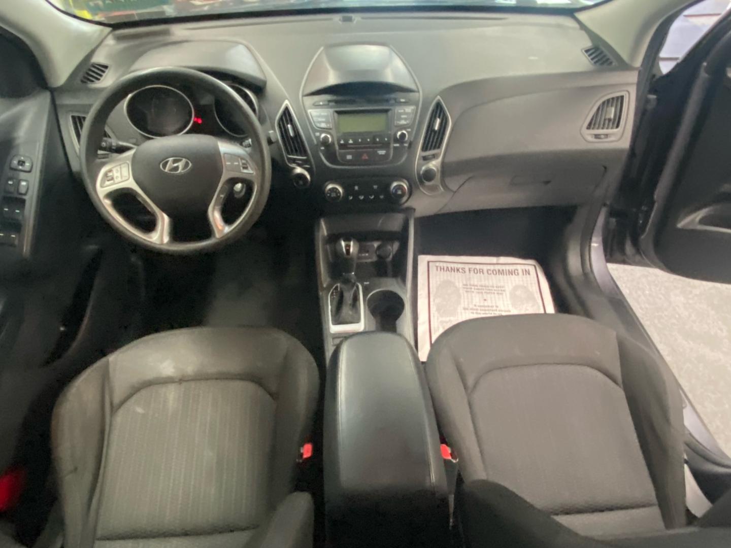 2015 BLACK /GRAY Hyundai Tucson SE FWD (KM8JT3AF5FU) with an 2.0L L4 DOHC 16V engine, 6-Speed Automatic transmission, located at 533 S West End Blvd., Quakertown, PA, 18951, (877) 257-4995, 40.343994, -75.303604 - INCLUDED IN THE SALE PRICE OF EVERY VEHICLE: 48 Hour Money Back Guarantee 6 Month - 6,000 Mile Warranty Brand New PA State Inspection & Emission $10 Oil Changes for the Life of the Loan Complete CARFAX - Photo#6