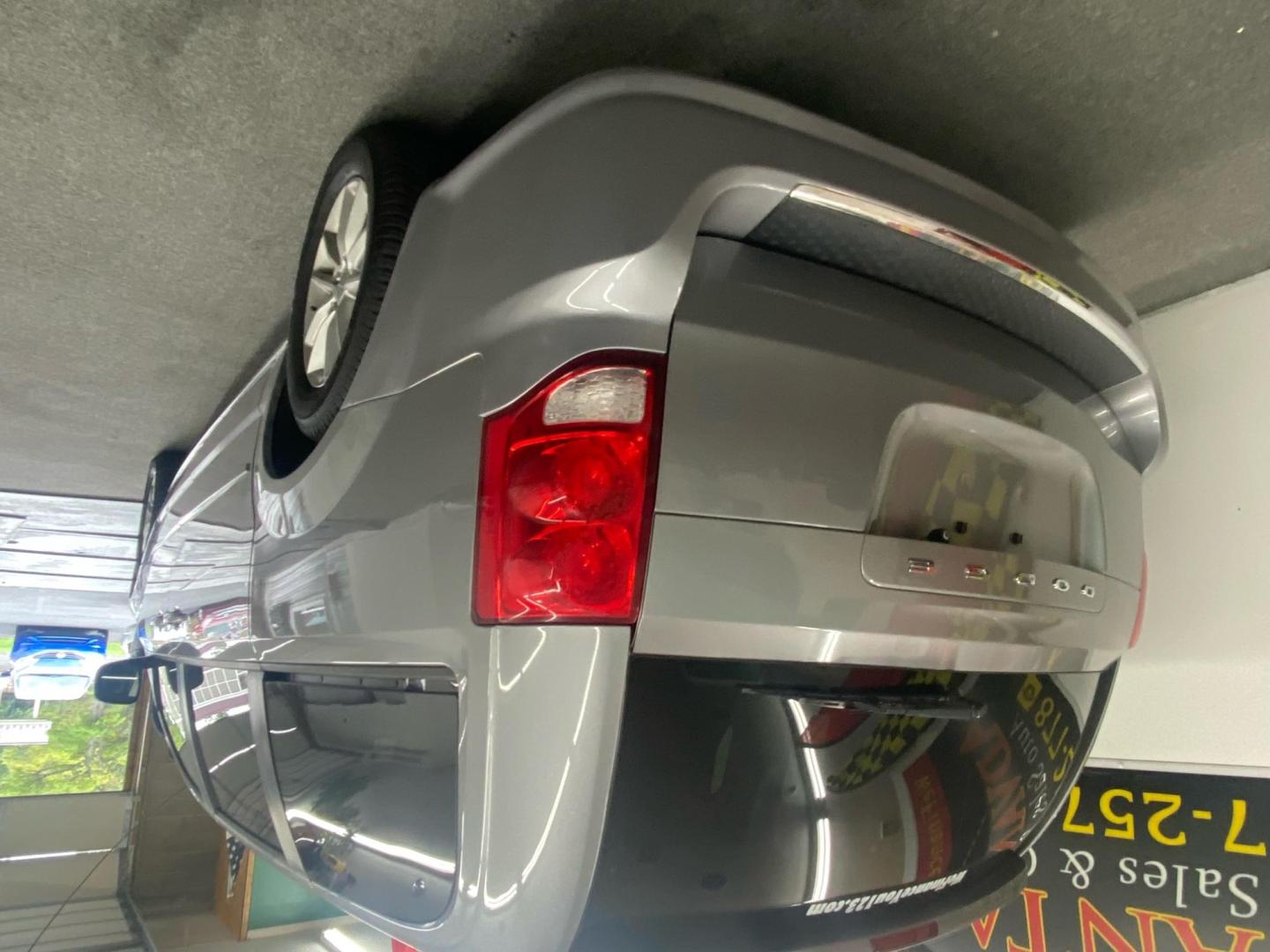 2014 SILVER /BLACK Dodge Grand Caravan SXT (2C4RDGCG7ER) with an 3.6L V6 DOHC 24V engine, 6-Speed Automatic transmission, located at 533 S West End Blvd., Quakertown, PA, 18951, (877) 257-4995, 40.343994, -75.303604 - Photo#2