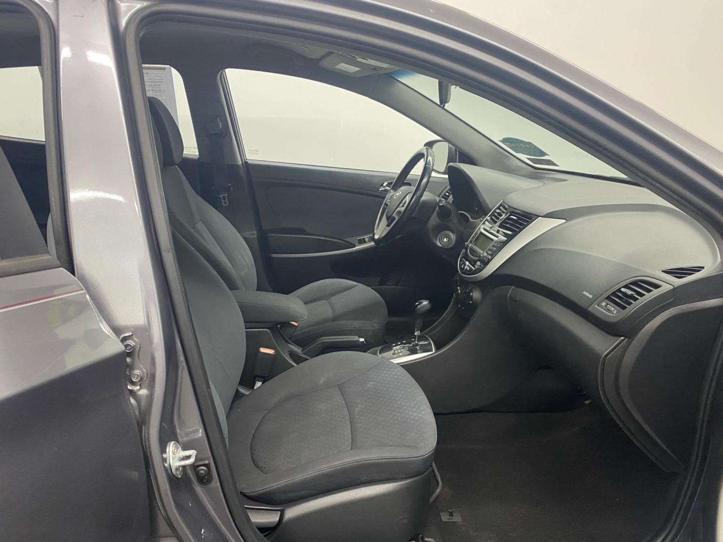 2013 GRAY /BLACK Hyundai Accent SE 5-Door (KMHCU5AE7DU) with an 1.6L L4 DOHC 16V engine, located at 533 S West End Blvd., Quakertown, PA, 18951, (877) 257-4995, 40.343994, -75.303604 - INCLUDED IN THE SALE PRICE OF EVERY VEHICLE: 48 Hour Money Back Guarantee 6 Month - 6,000 Mile Warranty Brand New PA State Inspection & Emission $10 Oil Changes for the Life of the Loan Complete CARFAX - Photo#5