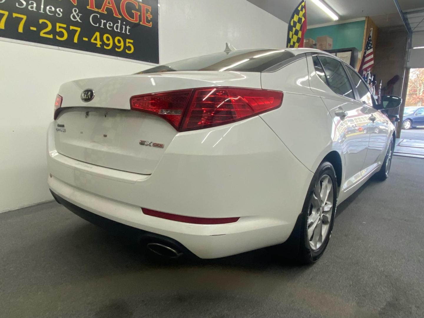 2013 White /Tan Kia Optima EX (5XXGN4A73DG) with an 2.4L L4 DOHC 16V engine, 6-Speed Automatic transmission, located at 533 S West End Blvd., Quakertown, PA, 18951, (877) 257-4995, 40.343994, -75.303604 - INCLUDED IN THE SALE PRICE OF EVERY VEHICLE: 48 Hour Money Back Guarantee 6 Month - 6,000 Mile Warranty Brand New PA State Inspection & Emission $10 Oil Changes for the Life of the Loan Complete CARFAX - Photo#3