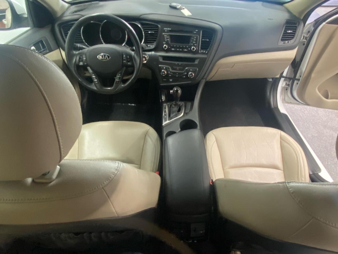 2013 White /Tan Kia Optima EX (5XXGN4A73DG) with an 2.4L L4 DOHC 16V engine, 6-Speed Automatic transmission, located at 533 S West End Blvd., Quakertown, PA, 18951, (877) 257-4995, 40.343994, -75.303604 - INCLUDED IN THE SALE PRICE OF EVERY VEHICLE: 48 Hour Money Back Guarantee 6 Month - 6,000 Mile Warranty Brand New PA State Inspection & Emission $10 Oil Changes for the Life of the Loan Complete CARFAX - Photo#6
