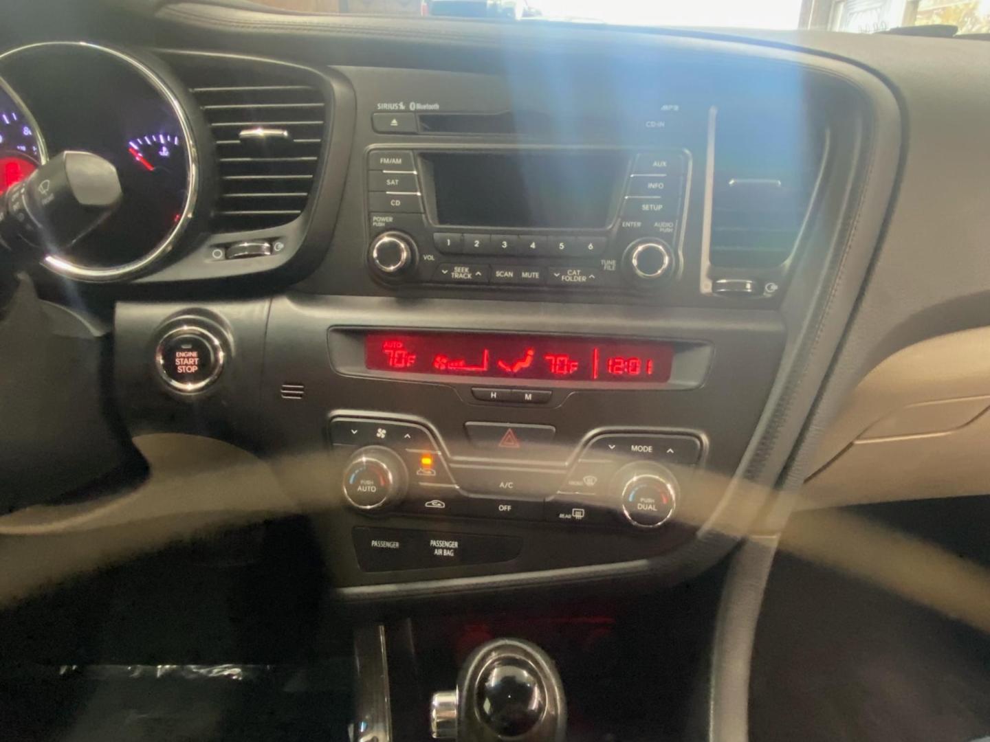 2013 White /Tan Kia Optima EX (5XXGN4A73DG) with an 2.4L L4 DOHC 16V engine, 6-Speed Automatic transmission, located at 533 S West End Blvd., Quakertown, PA, 18951, (877) 257-4995, 40.343994, -75.303604 - INCLUDED IN THE SALE PRICE OF EVERY VEHICLE: 48 Hour Money Back Guarantee 6 Month - 6,000 Mile Warranty Brand New PA State Inspection & Emission $10 Oil Changes for the Life of the Loan Complete CARFAX - Photo#7