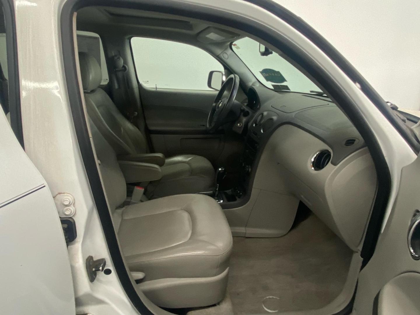 2007 White /tan Chevrolet HHR LT2 (3GNDA33P67S) with an 2.4L L4 DOHC 16V engine, 6-Speed Automatic Overdrive transmission, located at 533 S West End Blvd., Quakertown, PA, 18951, (877) 257-4995, 40.343994, -75.303604 - INCLUDED IN THE SALE PRICE OF EVERY VEHICLE: 48 Hour Money Back Guarantee 6 Month - 6,000 Mile Warranty Brand New PA State Inspection & Emission $10 Oil Changes for the Life of the Loan Complete CARFAX - Photo#5