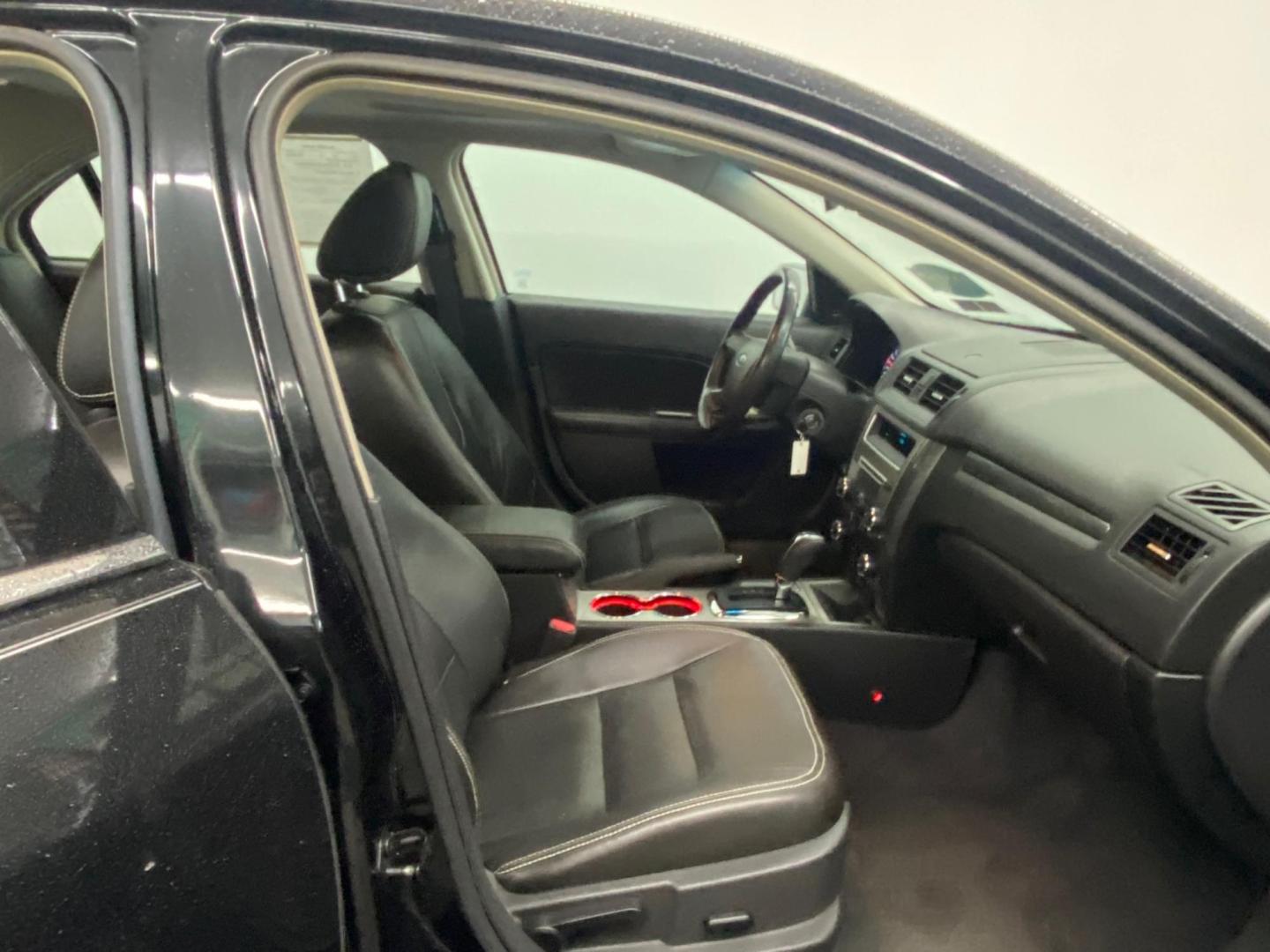 2010 BLACK /Black Ford Fusion SEL (3FAHP0JA6AR) with an 2.5L L4 DOHC 16V engine, located at 533 S West End Blvd., Quakertown, PA, 18951, (877) 257-4995, 40.343994, -75.303604 - INCLUDED IN THE SALE PRICE OF EVERY VEHICLE: 48 Hour Money Back Guarantee 6 Month - 6,000 Mile Warranty Brand New PA State Inspection & Emission $10 Oil Changes for the Life of the Loan Complete CARFAX - Photo#5