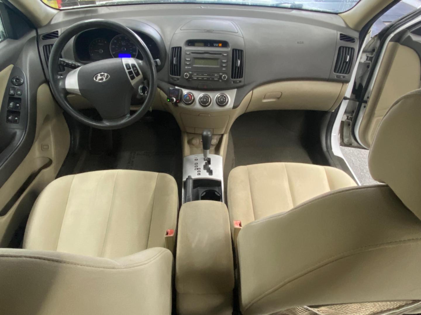 2009 White /Tan Hyundai Elantra GLS (KMHDU46D09U) with an 2.0L L4 DOHC 16V engine, located at 533 S West End Blvd., Quakertown, PA, 18951, (877) 257-4995, 40.343994, -75.303604 - Photo#6