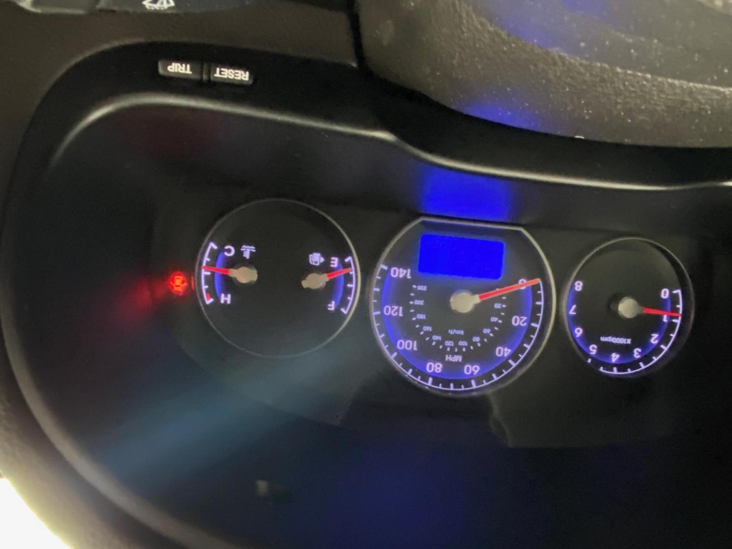 2012 BLACK /BLACK Hyundai Santa Fe Limited 3.5 4WD (5XYZKDAG9CG) with an 3.5L V6 DOHC 24V engine, 6-Speed Automatic transmission, located at 533 S West End Blvd., Quakertown, PA, 18951, (877) 257-4995, 40.343994, -75.303604 - INCLUDED IN THE SALE PRICE OF EVERY VEHICLE: 48 Hour Money Back Guarantee 6 Month - 6,000 Mile Warranty Brand New PA State Inspection & Emission $10 Oil Changes for the Life of the Loan Complete CARFAX - Photo#8