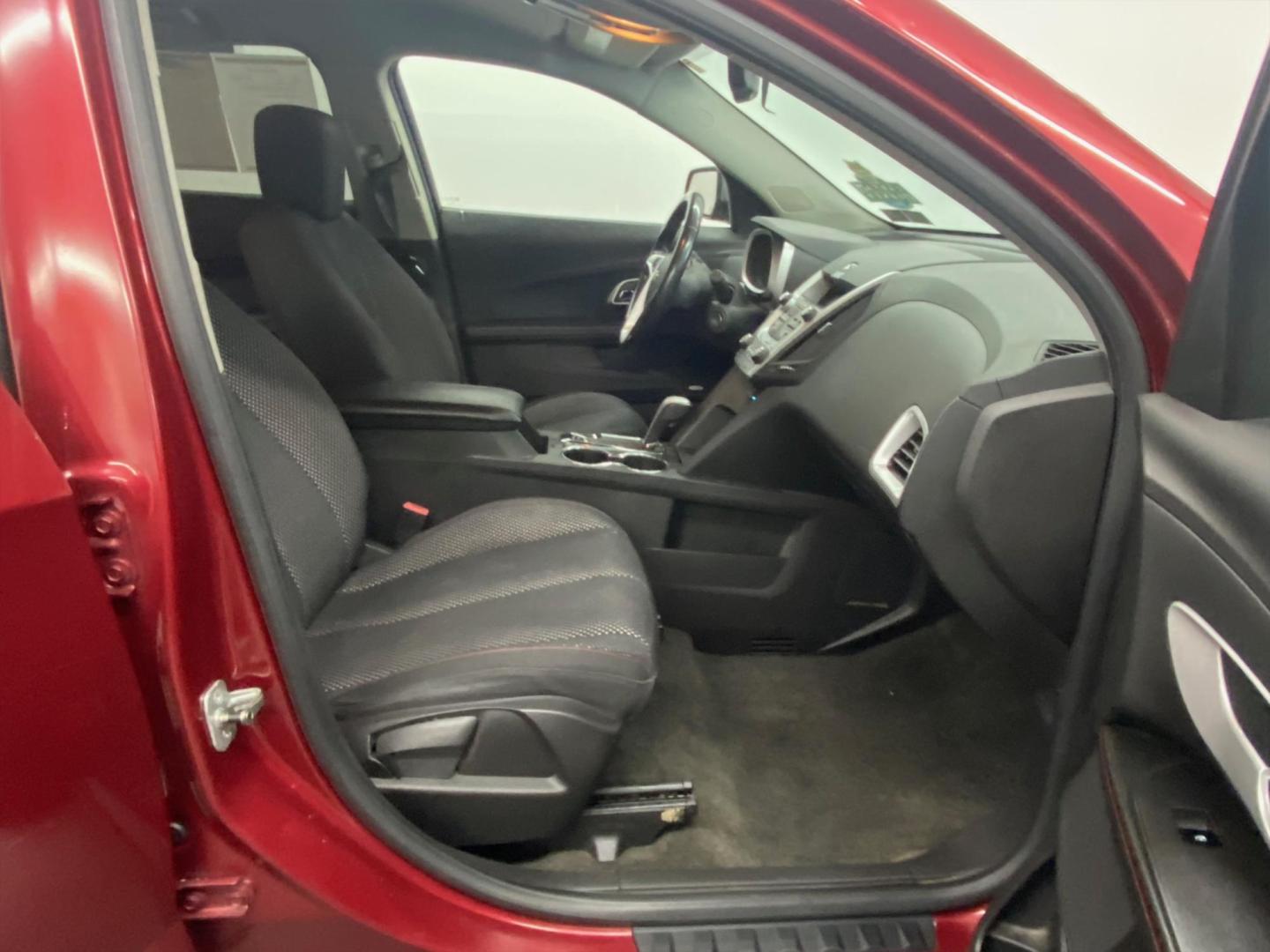 2010 RED /BLACK Chevrolet Equinox LT1 FWD (2CNFLPEY6A6) with an 3.0L V6 DOHC 24V engine, 6-Speed Automatic transmission, located at 533 S West End Blvd., Quakertown, PA, 18951, (877) 257-4995, 40.343994, -75.303604 - INCLUDED IN THE SALE PRICE OF EVERY VEHICLE: 48 Hour Money Back Guarantee 6 Month - 6,000 Mile Warranty Brand New PA State Inspection & Emission $10 Oil Changes for the Life of the Loan Complete CARFAX - Photo#6