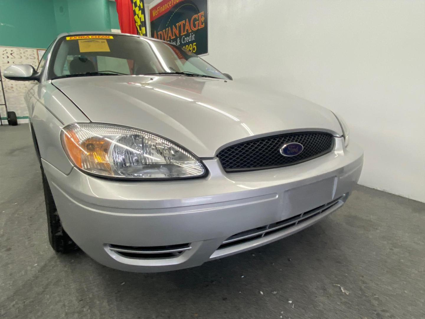 2007 SILVER /Tan Ford Taurus SEL (1FAFP56U27A) with an 3.0L V6 OHV 12V engine, located at 533 S West End Blvd., Quakertown, PA, 18951, (877) 257-4995, 40.343994, -75.303604 - INCLUDED IN THE SALE PRICE OF EVERY VEHICLE: 48 Hour Money Back Guarantee 6 Month - 6,000 Mile Warranty Brand New PA State Inspection & Emission $10 Oil Changes for the Life of the Loan Complete CARFAX - Photo#2