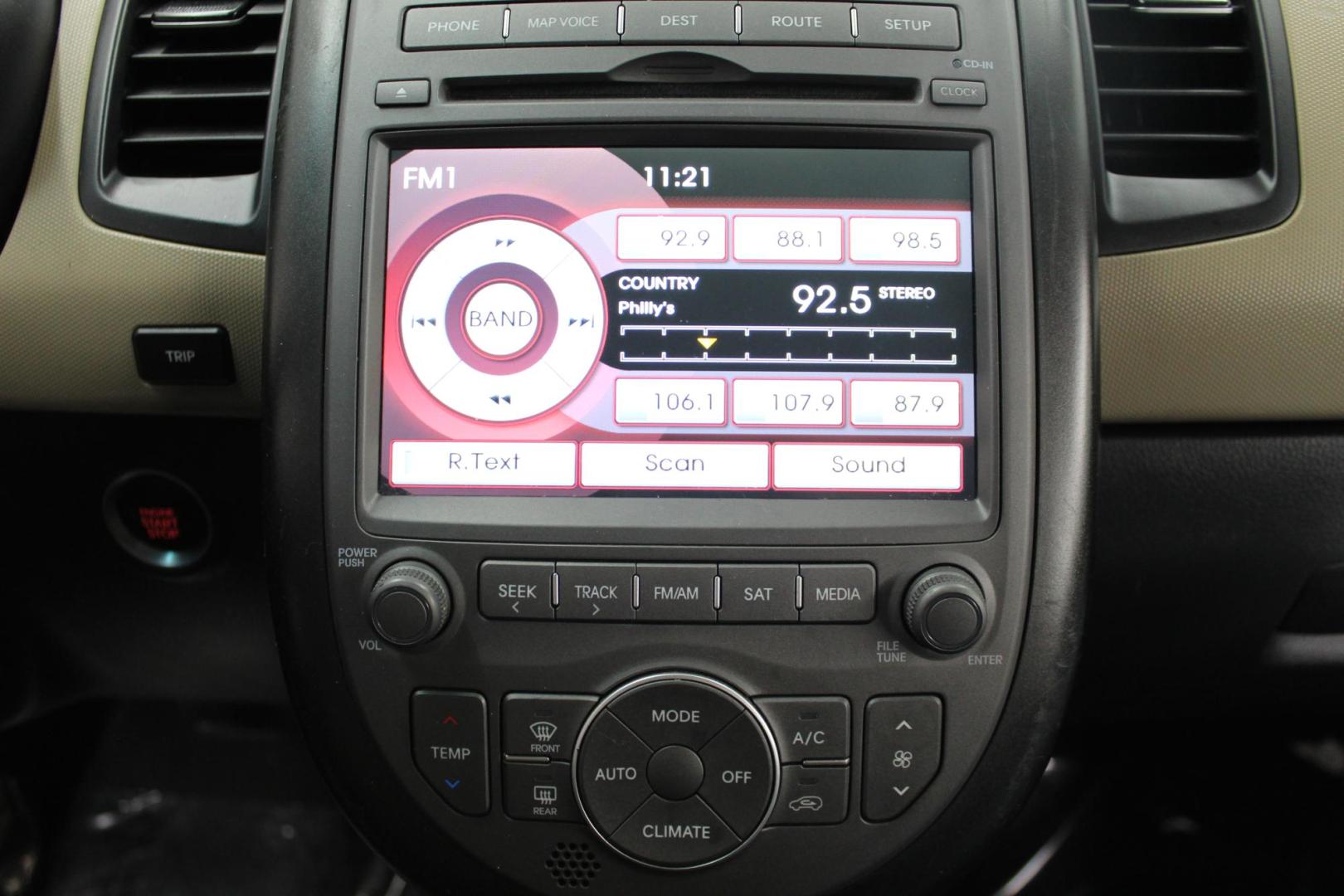 2013 RED /Gray Kia Soul ! (KNDJT2A61D7) with an 2.0L L4 DOHC 16V engine, located at 533 S West End Blvd., Quakertown, PA, 18951, (877) 257-4995, 40.343994, -75.303604 - INCLUDED IN THE SALE PRICE OF EVERY VEHICLE: 48 Hour Money Back Guarantee 6 Month - 6,000 Mile Warranty Brand New PA State Inspection & Emission $10 Oil Changes for the Life of the Loan Complete CARFAX - Photo#7