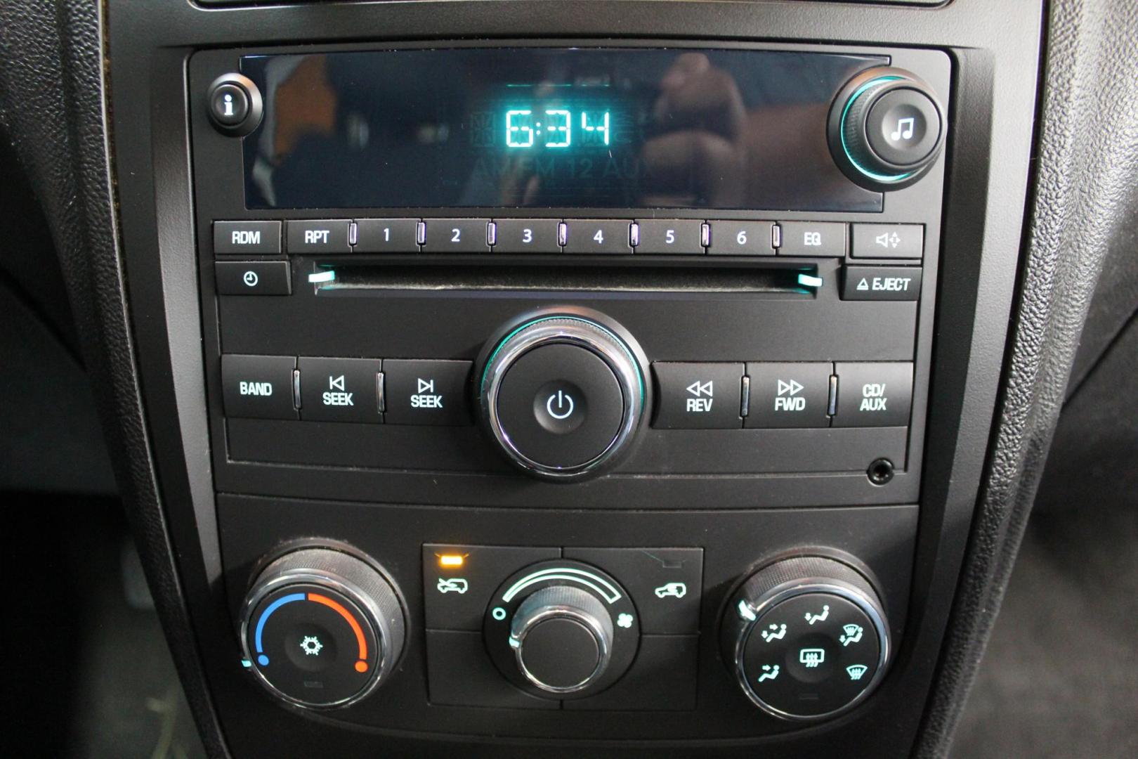 2008 Gray /Gray Chevrolet HHR LS (3GNDA13D58S) with an 2.2L L4 DOHC 16V engine, 4-Speed Automatic Overdrive transmission, located at 533 S West End Blvd., Quakertown, PA, 18951, (877) 257-4995, 40.343994, -75.303604 - INCLUDED IN THE SALE PRICE OF EVERY VEHICLE: 48 Hour Money Back Guarantee 6 Month - 6,000 Mile Warranty Brand New PA State Inspection & Emission $10 Oil Changes for the Life of the Loan Complete CARFAX - Photo#7