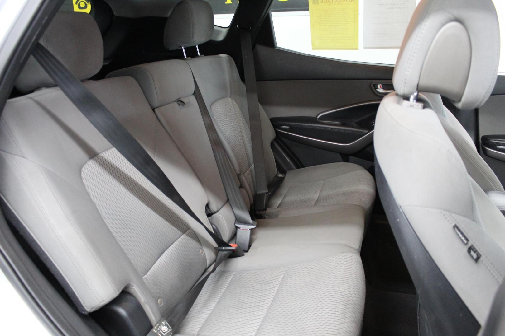 2015 SILVER /white Hyundai Santa Fe Sport 2.4 AWD (5XYZTDLB3FG) with an 2.4L L4 DOHC 16V engine, 6-Speed Automatic transmission, located at 533 S West End Blvd., Quakertown, PA, 18951, (877) 257-4995, 40.343994, -75.303604 - Photo#4