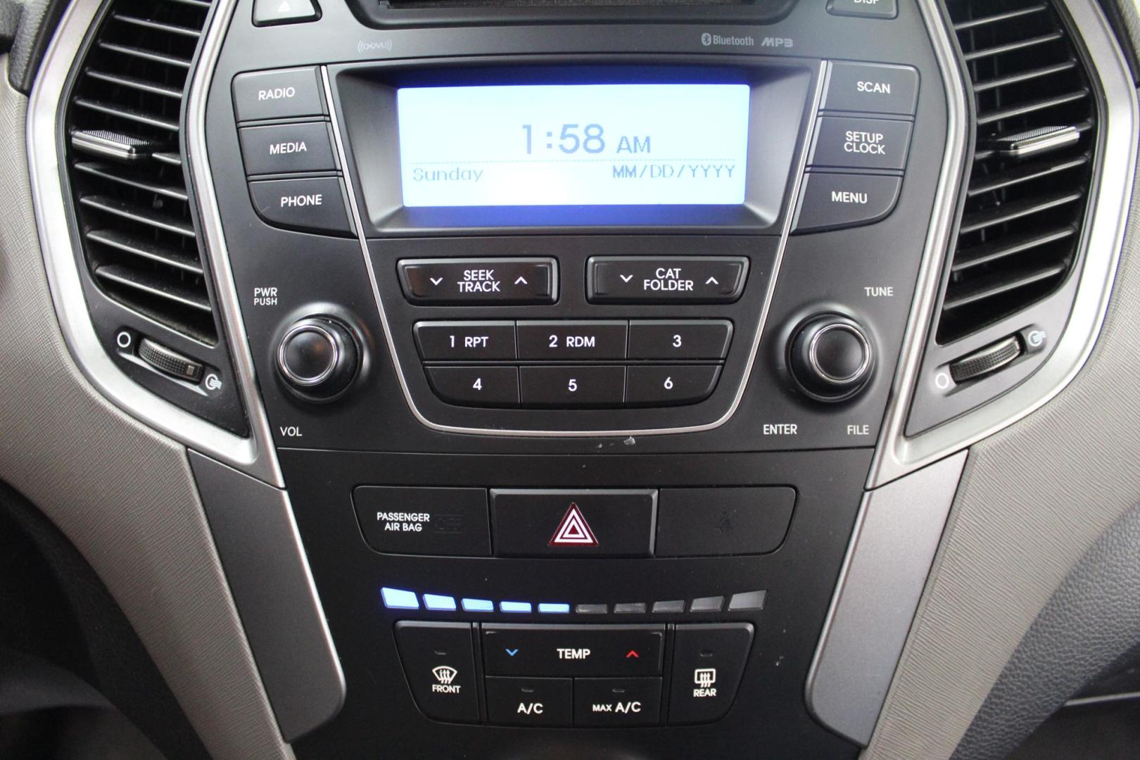 2015 SILVER /white Hyundai Santa Fe Sport 2.4 AWD (5XYZTDLB3FG) with an 2.4L L4 DOHC 16V engine, 6-Speed Automatic transmission, located at 533 S West End Blvd., Quakertown, PA, 18951, (877) 257-4995, 40.343994, -75.303604 - Photo#7