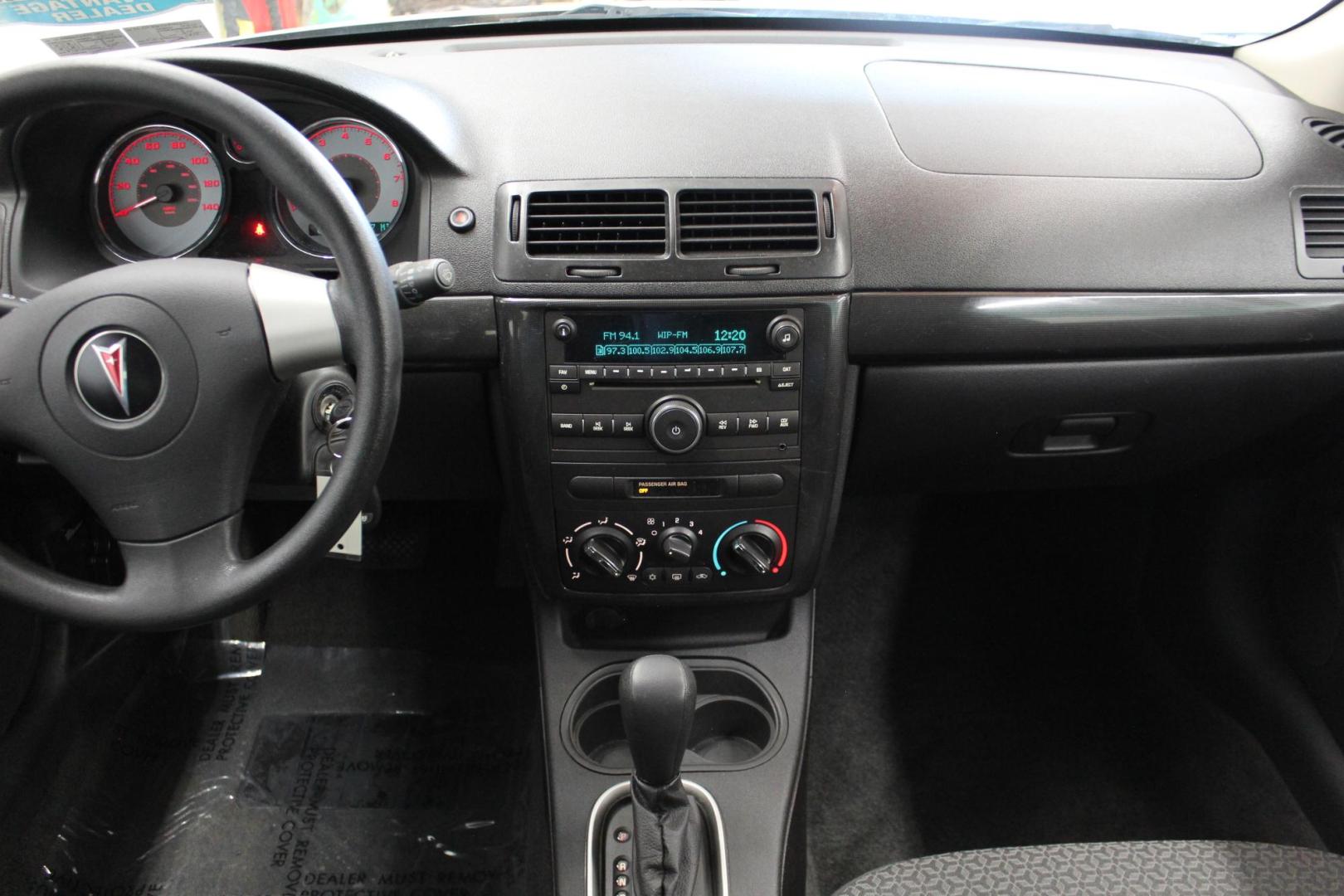 2009 SILVER /GRAY Pontiac G5 GT Coupe (1G2AS18H297) with an 2.4L L4 DOHC 16V engine, 5-Speed Manual Overdrive transmission, located at 533 S West End Blvd., Quakertown, PA, 18951, (877) 257-4995, 40.343994, -75.303604 - INCLUDED IN THE SALE PRICE OF EVERY VEHICLE: 48 Hour Money Back Guarantee 6 Month - 6,000 Mile Warranty Brand New PA State Inspection & Emission $10 Oil Changes for the Life of the Loan Complete CARFAX - Photo#6