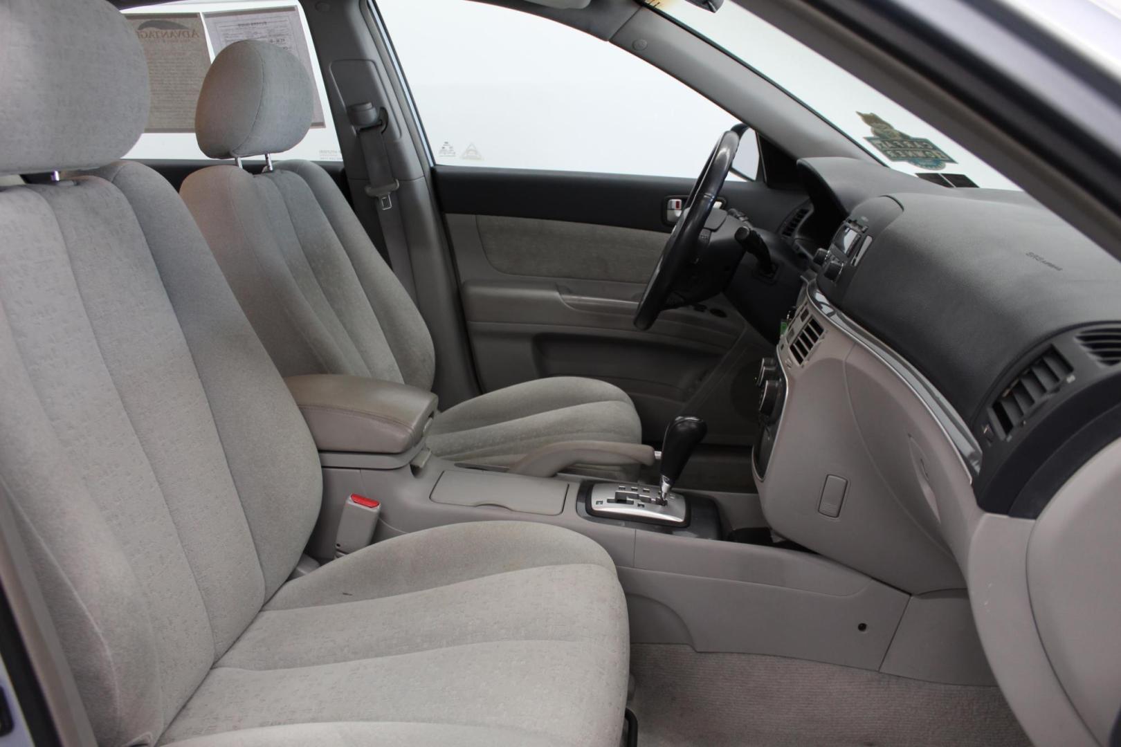 2007 SILVER /GRAY Hyundai Sonata GLS XM (5NPET46C47H) with an 2.4L L4 DOHC 16V engine, located at 533 S West End Blvd., Quakertown, PA, 18951, (877) 257-4995, 40.343994, -75.303604 - INCLUDED IN THE SALE PRICE OF EVERY VEHICLE: 48 Hour Money Back Guarantee 6 Month - 6,000 Mile Warranty Brand New PA State Inspection & Emission $10 Oil Changes for the Life of the Loan Complete CARFAX - Photo#5