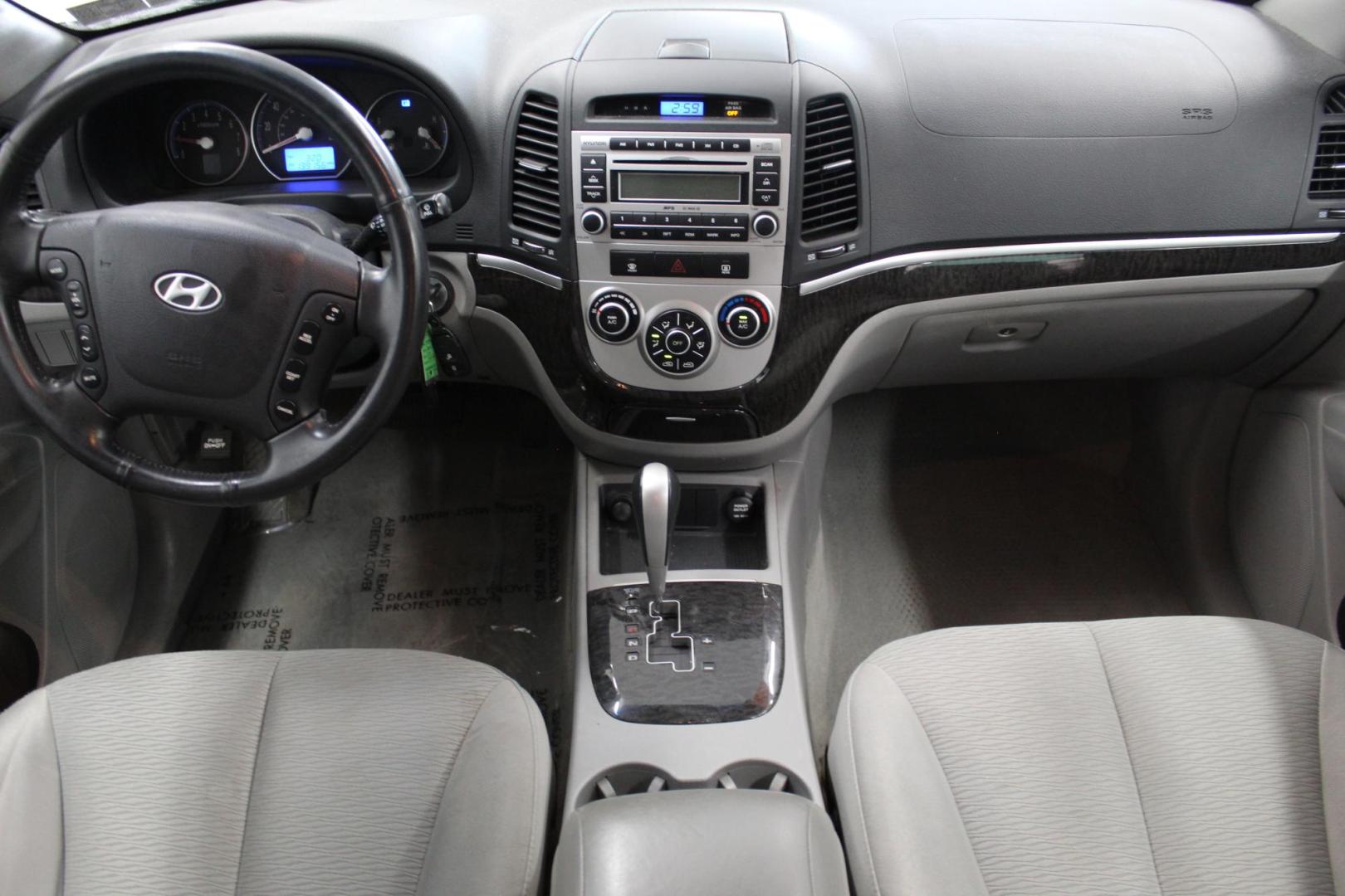 2007 SILVER /GRAY Hyundai Santa Fe Limited (5NMSH13E37H) with an 3.3L V6 DOHC 24V engine, 5-Speed Automatic Overdrive transmission, located at 533 S West End Blvd., Quakertown, PA, 18951, (877) 257-4995, 40.343994, -75.303604 - INCLUDED IN THE SALE PRICE OF EVERY VEHICLE: 48 Hour Money Back Guarantee 6 Month - 6,000 Mile Warranty Brand New PA State Inspection & Emission $10 Oil Changes for the Life of the Loan Complete CARFAX - Photo#6