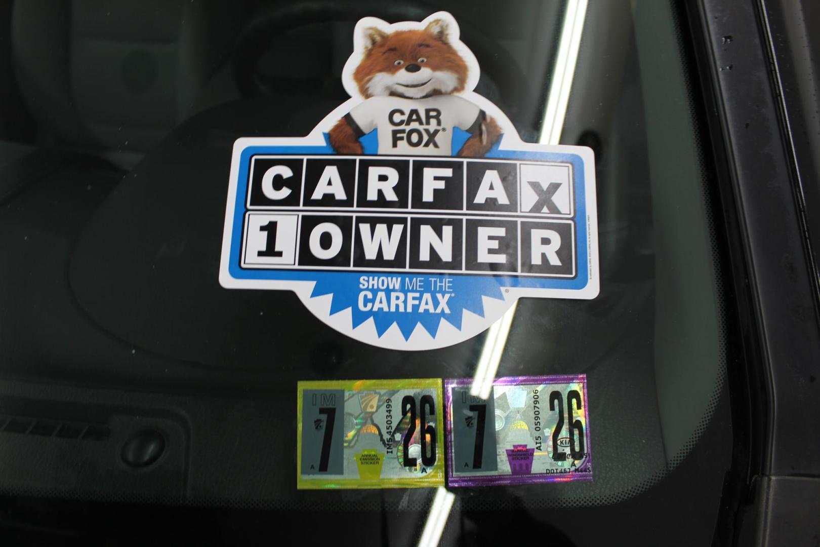 2013 /GRAY Kia Sorento LX 2WD (5XYKT4A18DG) with an 2.4L L4 DOHC 16V engine, 6-Speed Automatic transmission, located at 533 S West End Blvd., Quakertown, PA, 18951, (877) 257-4995, 40.343994, -75.303604 - INCLUDED IN THE SALE PRICE OF EVERY VEHICLE: 48 Hour Money Back Guarantee 6 Month - 6,000 Mile Warranty Brand New PA State Inspection & Emission $10 Oil Changes for the Life of the Loan Complete CARFAX - Photo#1
