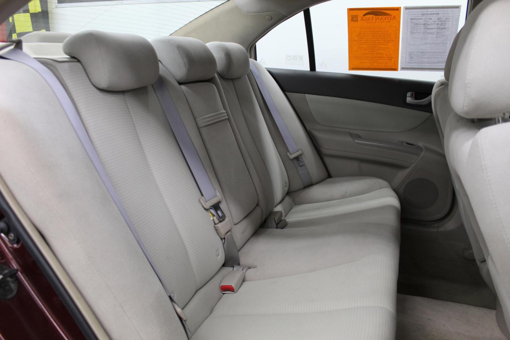 2008 /GRAY Hyundai Sonata GLS (5NPET46C08H) with an 2.4L L4 DOHC 16V engine, located at 533 S West End Blvd., Quakertown, PA, 18951, (877) 257-4995, 40.343994, -75.303604 - INCLUDED IN THE SALE PRICE OF EVERY VEHICLE: 48 Hour Money Back Guarantee 6 Month - 6,000 Mile Warranty Brand New PA State Inspection & Emission $10 Oil Changes for the Life of the Loan Complete CARFAX - Photo#4