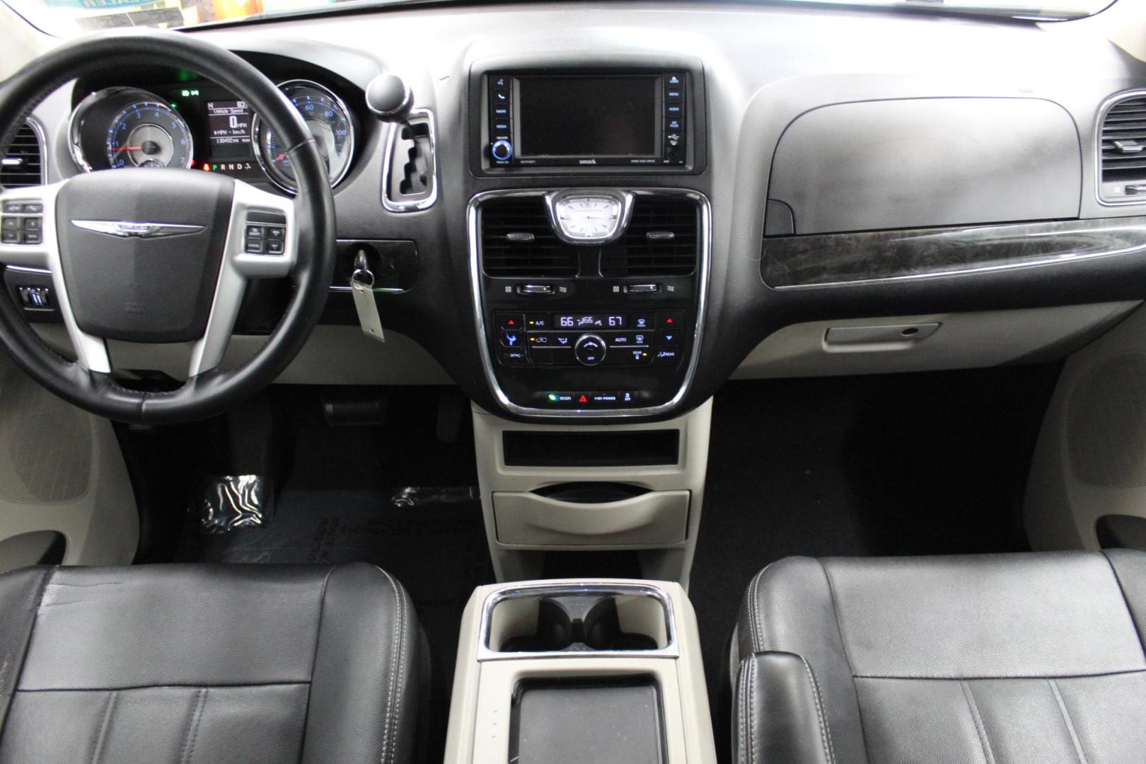 2016 WHITE /Black Chrysler Town & Country Touring (2C4RC1BG7GR) with an 3.6L V6 DOHC 24V engine, 6A transmission, located at 533 S West End Blvd., Quakertown, PA, 18951, (877) 257-4995, 40.343994, -75.303604 - INCLUDED IN THE SALE PRICE OF EVERY VEHICLE: 48 Hour Money Back Guarantee 6 Month - 6,000 Mile Warranty Brand New PA State Inspection & Emission $10 Oil Changes for the Life of the Loan Complete CARFAX - Photo#7