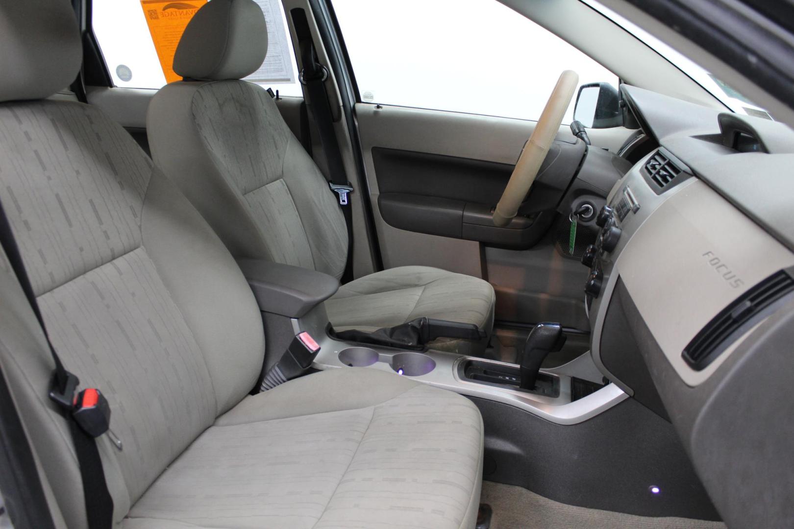 2010 /Beige Ford Focus SE Sedan (1FAHP3FN8AW) with an 2.0L L4 DOHC 16V engine, located at 533 S West End Blvd., Quakertown, PA, 18951, (877) 257-4995, 40.343994, -75.303604 - INCLUDED IN THE SALE PRICE OF EVERY VEHICLE: 48 Hour Money Back Guarantee 6 Month - 6,000 Mile Warranty Brand New PA State Inspection & Emission $10 Oil Changes for the Life of the Loan Complete CARFAX - Photo#5