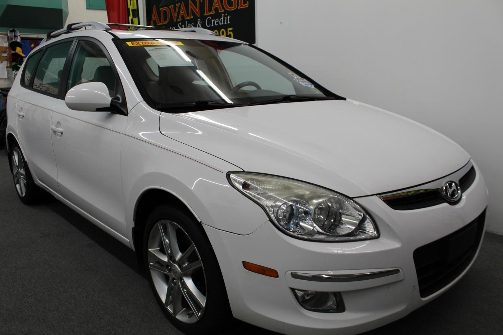 2012 WHITE /GRAY Hyundai Elantra Touring SE Manual (KMHDC8AE8CU) with an 2.0L L4 DOHC 16V engine, 5-Speed Manual transmission, located at 533 S West End Blvd., Quakertown, PA, 18951, (877) 257-4995, 40.343994, -75.303604 - INCLUDED IN THE SALE PRICE OF EVERY VEHICLE: 48 Hour Money Back Guarantee 6 Month - 6,000 Mile Warranty Brand New PA State Inspection & Emission $10 Oil Changes for the Life of the Loan Complete CARFAX - Photo#2