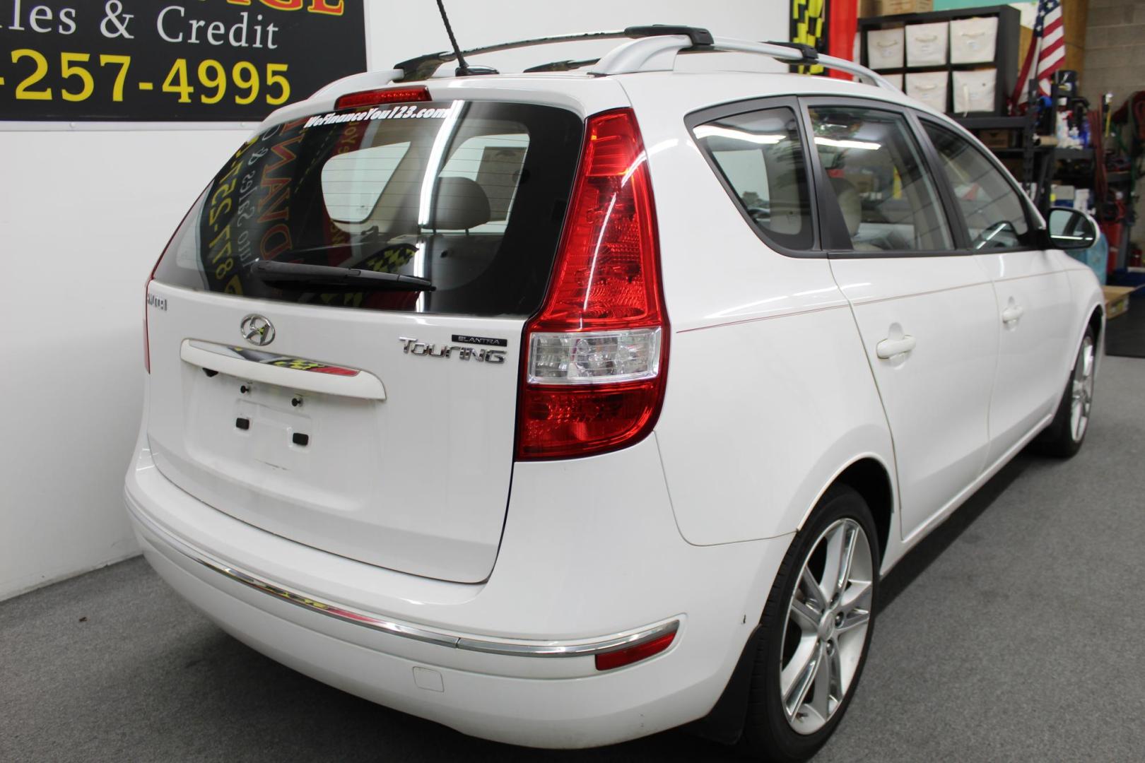 2012 WHITE /GRAY Hyundai Elantra Touring SE Manual (KMHDC8AE8CU) with an 2.0L L4 DOHC 16V engine, 5-Speed Manual transmission, located at 533 S West End Blvd., Quakertown, PA, 18951, (877) 257-4995, 40.343994, -75.303604 - INCLUDED IN THE SALE PRICE OF EVERY VEHICLE: 48 Hour Money Back Guarantee 6 Month - 6,000 Mile Warranty Brand New PA State Inspection & Emission $10 Oil Changes for the Life of the Loan Complete CARFAX - Photo#3
