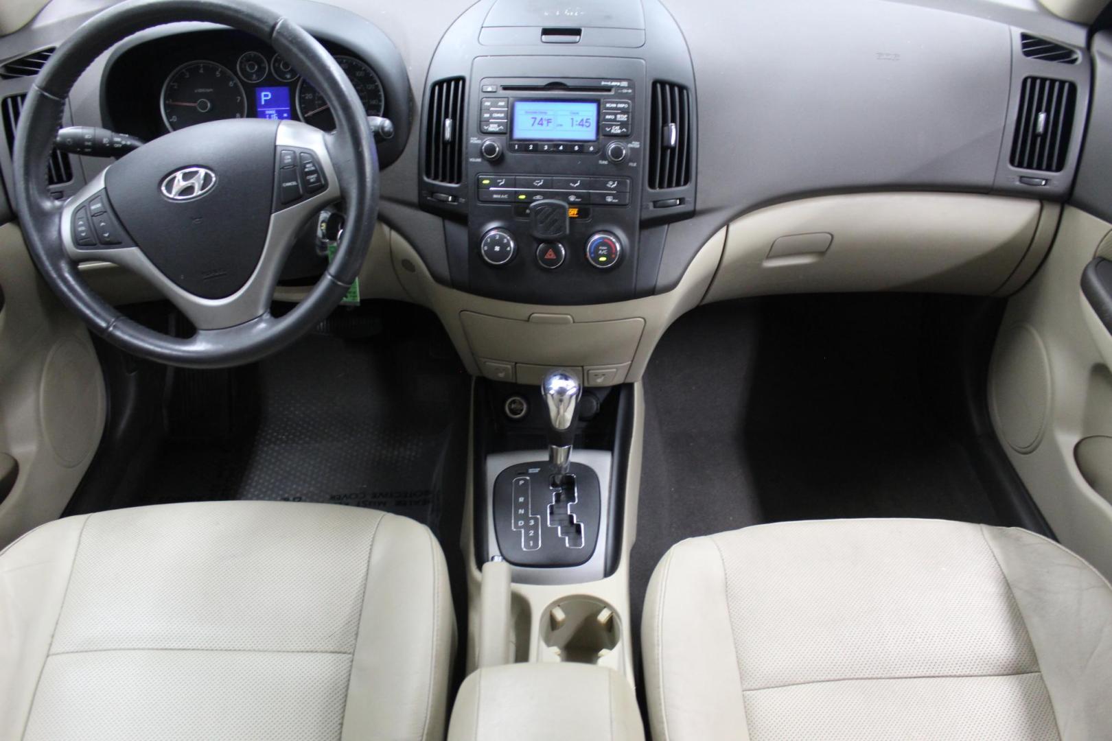 2012 WHITE /GRAY Hyundai Elantra Touring SE Manual (KMHDC8AE8CU) with an 2.0L L4 DOHC 16V engine, 5-Speed Manual transmission, located at 533 S West End Blvd., Quakertown, PA, 18951, (877) 257-4995, 40.343994, -75.303604 - INCLUDED IN THE SALE PRICE OF EVERY VEHICLE: 48 Hour Money Back Guarantee 6 Month - 6,000 Mile Warranty Brand New PA State Inspection & Emission $10 Oil Changes for the Life of the Loan Complete CARFAX - Photo#6