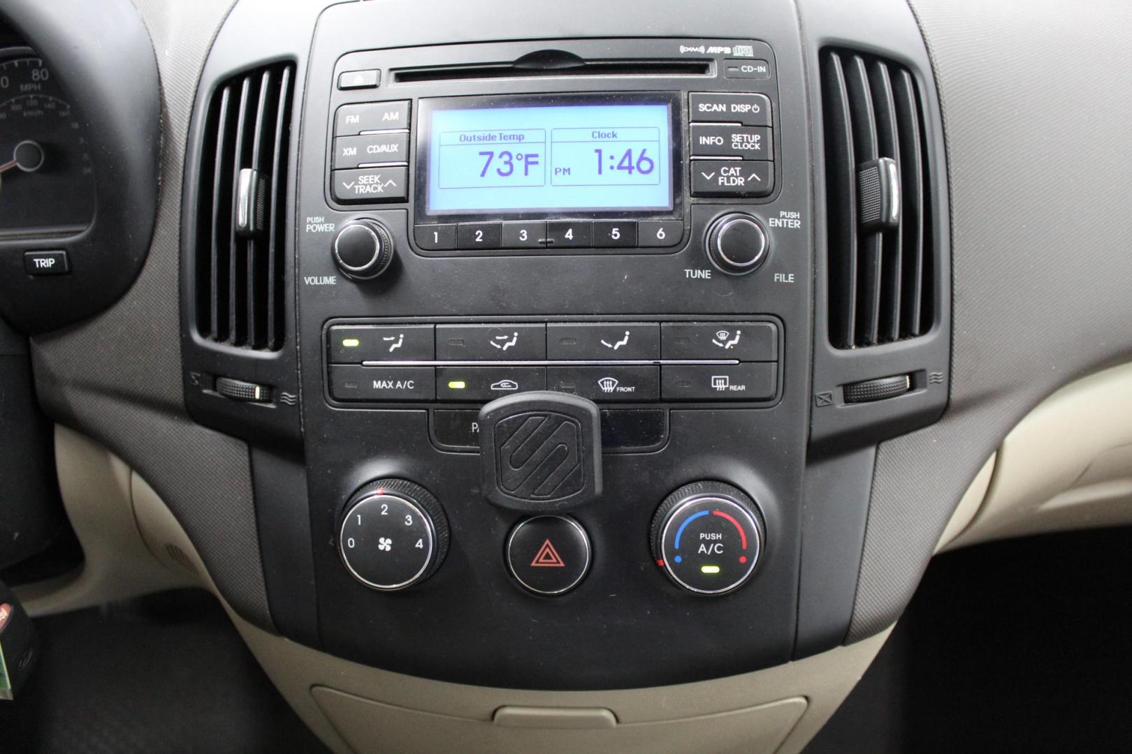 2012 WHITE /GRAY Hyundai Elantra Touring SE Manual (KMHDC8AE8CU) with an 2.0L L4 DOHC 16V engine, 5-Speed Manual transmission, located at 533 S West End Blvd., Quakertown, PA, 18951, (877) 257-4995, 40.343994, -75.303604 - INCLUDED IN THE SALE PRICE OF EVERY VEHICLE: 48 Hour Money Back Guarantee 6 Month - 6,000 Mile Warranty Brand New PA State Inspection & Emission $10 Oil Changes for the Life of the Loan Complete CARFAX - Photo#7