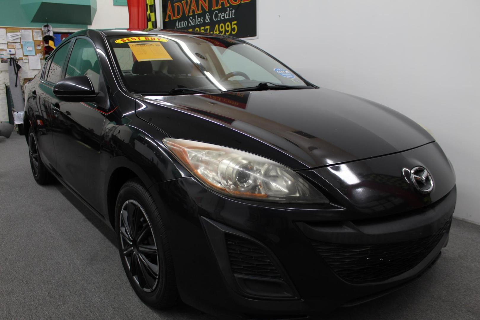 2010 /GRAY Mazda MAZDA3 i Sport 4-Door (JM1BL1SG2A1) with an 2.0L L4 DOHC 16V engine, located at 533 S West End Blvd., Quakertown, PA, 18951, (877) 257-4995, 40.343994, -75.303604 - INCLUDED IN THE SALE PRICE OF EVERY VEHICLE: 48 Hour Money Back Guarantee 6 Month - 6,000 Mile Warranty Brand New PA State Inspection & Emission $10 Oil Changes for the Life of the Loan Complete CARFAX - Photo#2