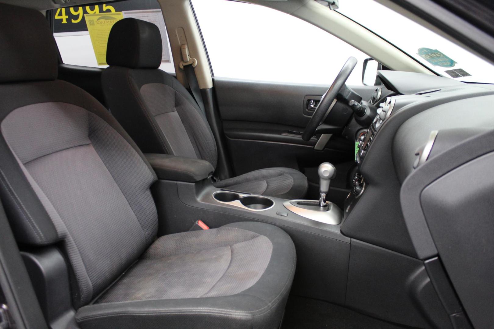 2013 /GRAY Nissan Rogue S AWD (JN8AS5MV4DW) with an 2.5L L4 DOHC 16V engine, Continuously Variable Transmission transmission, located at 533 S West End Blvd., Quakertown, PA, 18951, (877) 257-4995, 40.343994, -75.303604 - INCLUDED IN THE SALE PRICE OF EVERY VEHICLE: 48 Hour Money Back Guarantee 6 Month - 6,000 Mile Warranty Brand New PA State Inspection & Emission $10 Oil Changes for the Life of the Loan Complete CARFAX - Photo#5