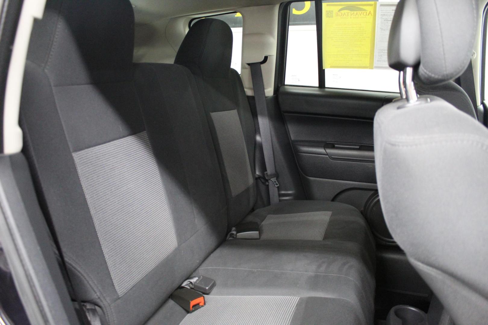 2011 /GRAY Jeep Compass Sport 4WD (1J4NF1FB7BD) with an 2.4L L4 DOHC 16V engine, located at 533 S West End Blvd., Quakertown, PA, 18951, (877) 257-4995, 40.343994, -75.303604 - INCLUDED IN THE SALE PRICE OF EVERY VEHICLE: 48 Hour Money Back Guarantee 6 Month - 6,000 Mile Warranty Brand New PA State Inspection & Emission $10 Oil Changes for the Life of the Loan Complete CARFAX - Photo#4