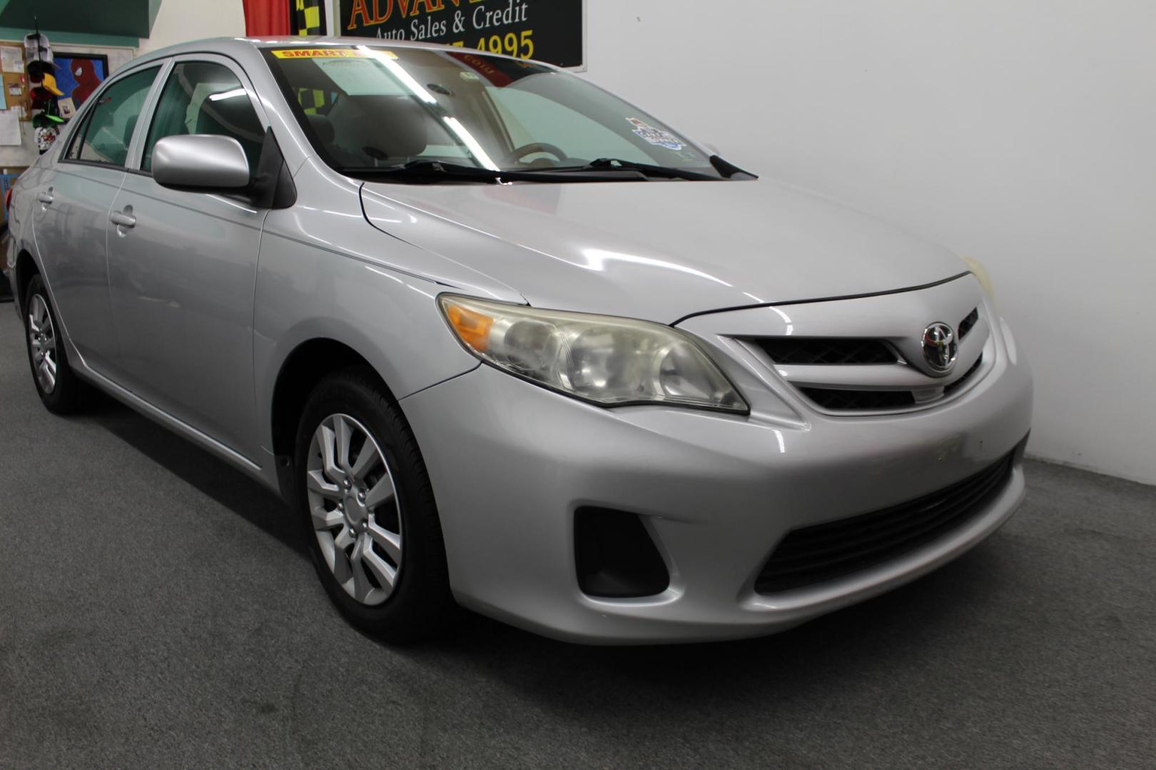 2012 SILVER /GRAY Toyota Corolla S 5-Speed MT (2T1BU4EEXCC) with an 1.8L L4 DOHC 16V engine, 5-Speed Manual transmission, located at 533 S West End Blvd., Quakertown, PA, 18951, (877) 257-4995, 40.343994, -75.303604 - INCLUDED IN THE SALE PRICE OF EVERY VEHICLE: 48 Hour Money Back Guarantee 6 Month - 6,000 Mile Warranty Brand New PA State Inspection & Emission $10 Oil Changes for the Life of the Loan Complete CARFAX - Photo#2