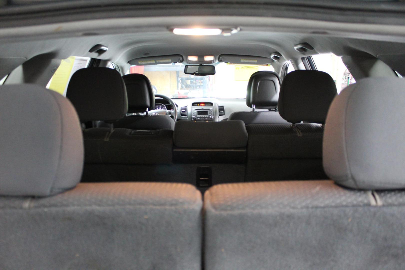 2011 Blue /GRAY Kia Sorento LX 2WD (5XYKT4A16BG) with an 2.4L L4 DOHC 16V engine, 6-Speed Automatic transmission, located at 533 S West End Blvd., Quakertown, PA, 18951, (877) 257-4995, 40.343994, -75.303604 - INCLUDED IN THE SALE PRICE OF EVERY VEHICLE: 48 Hour Money Back Guarantee 6 Month - 6,000 Mile Warranty Brand New PA State Inspection & Emission $10 Oil Changes for the Life of the Loan Complete CARFAX - Photo#5