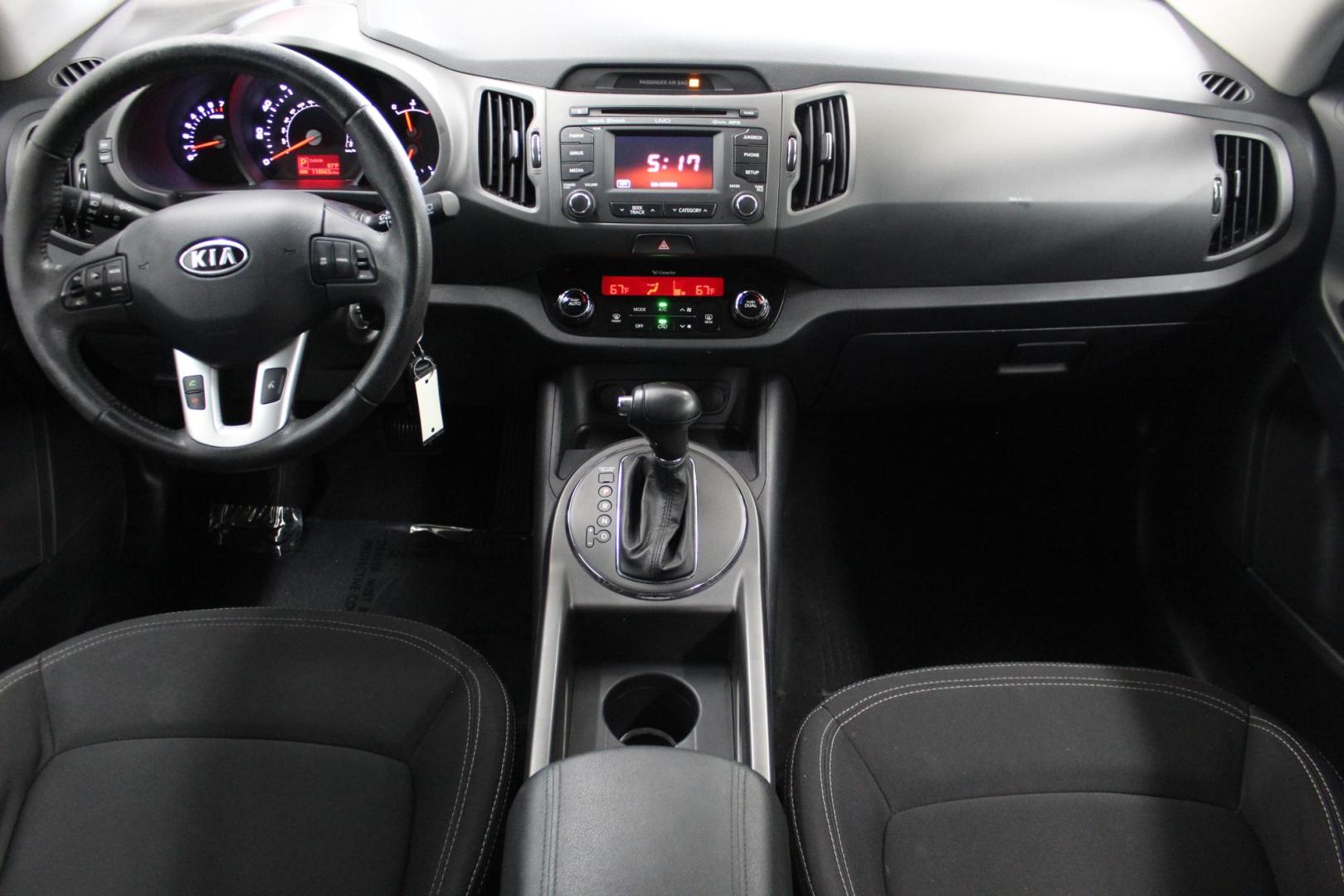 2012 /GRAY Kia Sportage EX AWD (KNDPCCA24C7) with an 2.4L V6 DOHC 24V engine, 6-Speed Automatic transmission, located at 533 S West End Blvd., Quakertown, PA, 18951, (877) 257-4995, 40.343994, -75.303604 - INCLUDED IN THE SALE PRICE OF EVERY VEHICLE: 48 Hour Money Back Guarantee 6 Month - 6,000 Mile Warranty Brand New PA State Inspection & Emission $10 Oil Changes for the Life of the Loan Complete CARFAX - Photo#6