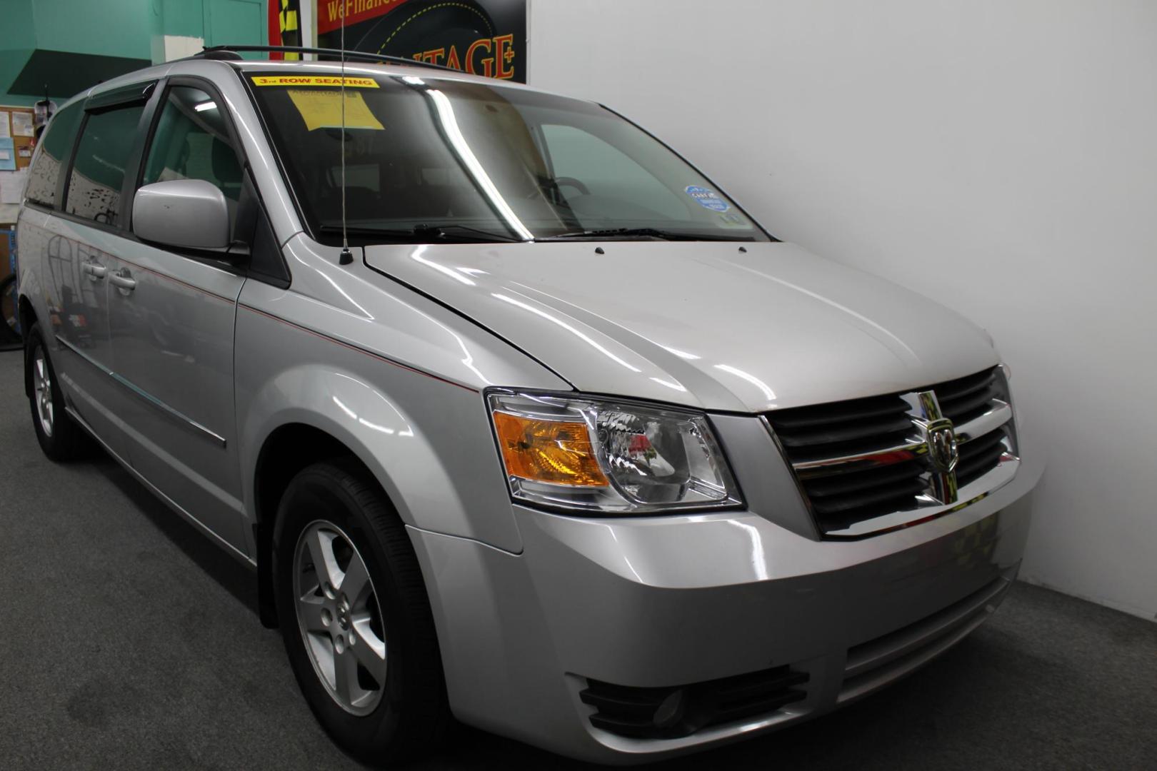 2010 SILVER /GRAY Dodge Grand Caravan SXT (2D4RN5D19AR) , 4-Speed Automatic transmission, located at 533 S West End Blvd., Quakertown, PA, 18951, (877) 257-4995, 40.343994, -75.303604 - INCLUDED IN THE SALE PRICE OF EVERY VEHICLE: 48 Hour Money Back Guarantee 6 Month - 6,000 Mile Warranty Brand New PA State Inspection & Emission $10 Oil Changes for the Life of the Loan Complete CARFAX - Photo#2
