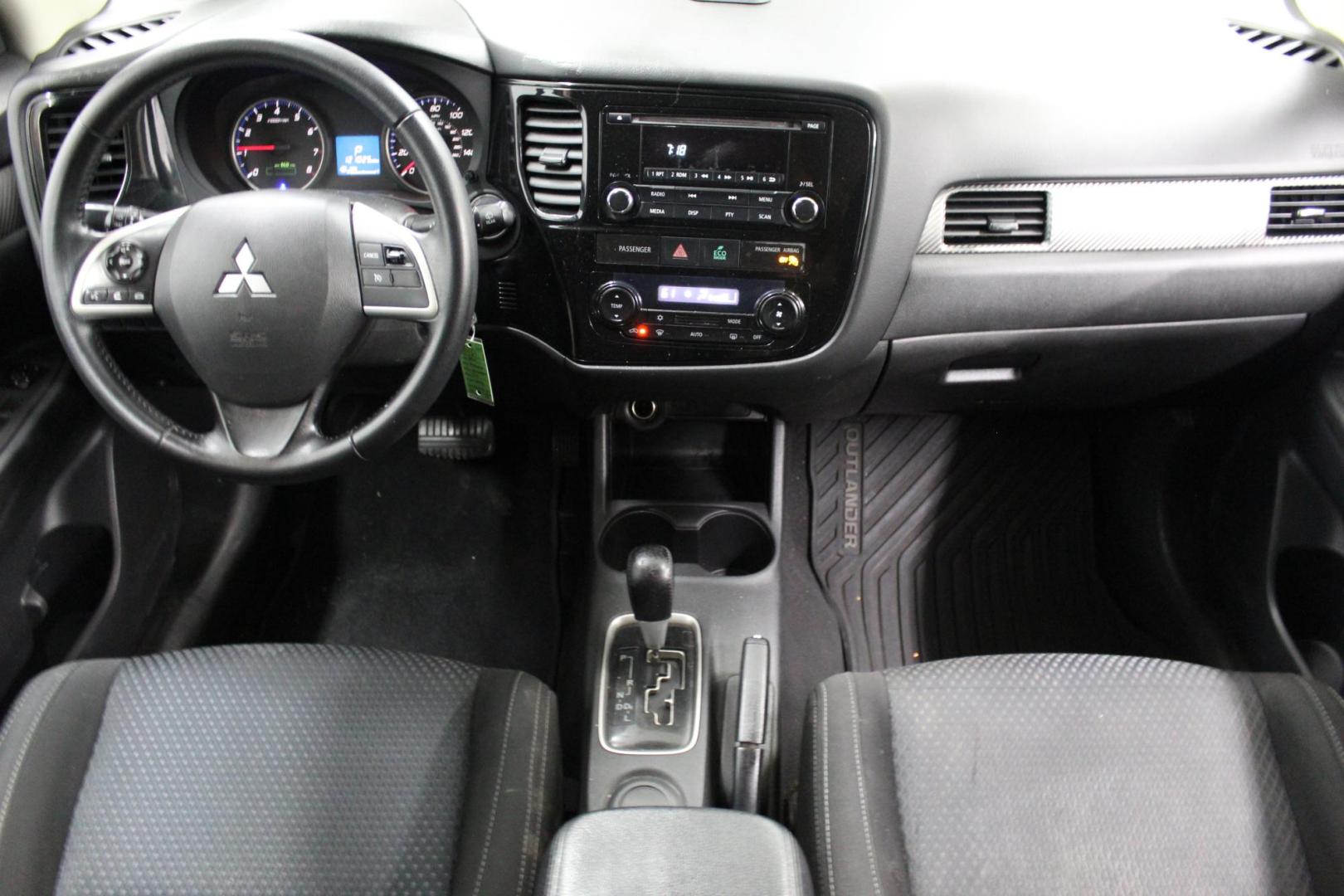 2015 /GRAY Mitsubishi Outlander ES 2WD (JA4AD2A39FZ) with an 2.4L L4 DOHC 16V engine, 6A transmission, located at 533 S West End Blvd., Quakertown, PA, 18951, (877) 257-4995, 40.343994, -75.303604 - INCLUDED IN THE SALE PRICE OF EVERY VEHICLE: 48 Hour Money Back Guarantee 6 Month - 6,000 Mile Warranty Brand New PA State Inspection & Emission $10 Oil Changes for the Life of the Loan Complete CARFAX - Photo#7