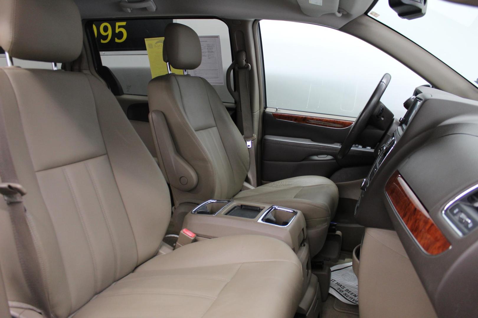 2016 Gray /Tan Chrysler Town & Country Touring (2C4RC1BG6GR) with an 3.6L V6 DOHC 24V engine, 6A transmission, located at 533 S West End Blvd., Quakertown, PA, 18951, (877) 257-4995, 40.343994, -75.303604 - INCLUDED IN THE SALE PRICE OF EVERY VEHICLE: 48 Hour Money Back Guarantee 6 Month - 6,000 Mile Warranty Brand New PA State Inspection & Emission $10 Oil Changes for the Life of the Loan Complete CARFAX - Photo#4