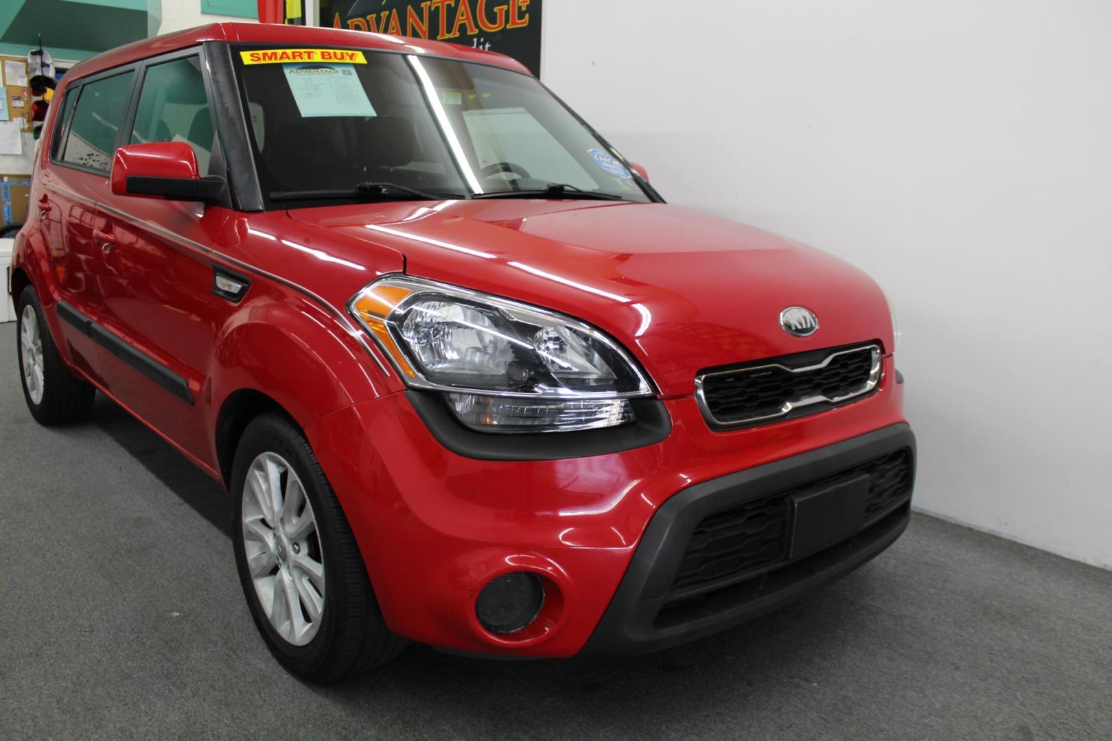 2013 RED /BLACK Kia Soul Base (KNDJT2A53D7) with an 1.6L L4 DOHC 16V engine, 5-Speed Manual transmission, located at 533 S West End Blvd., Quakertown, PA, 18951, (877) 257-4995, 40.343994, -75.303604 - INCLUDED IN THE SALE PRICE OF EVERY VEHICLE: 48 Hour Money Back Guarantee 6 Month - 6,000 Mile Warranty Brand New PA State Inspection & Emission $10 Oil Changes for the Life of the Loan Complete CARFAX - Photo#2