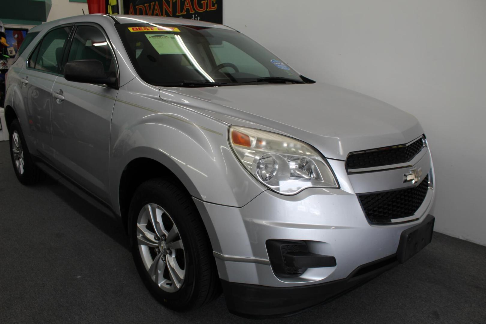 2015 SILVER /GRAY Chevrolet Equinox LS 2WD (1GNALAEK3FZ) with an 2.4L L4 DOHC 16V FFV engine, 6-Speed Automatic transmission, located at 533 S West End Blvd., Quakertown, PA, 18951, (877) 257-4995, 40.343994, -75.303604 - INCLUDED IN THE SALE PRICE OF EVERY VEHICLE: 48 Hour Money Back Guarantee 6 Month - 6,000 Mile Warranty Brand New PA State Inspection & Emission $10 Oil Changes for the Life of the Loan Complete CARFAX - Photo#2