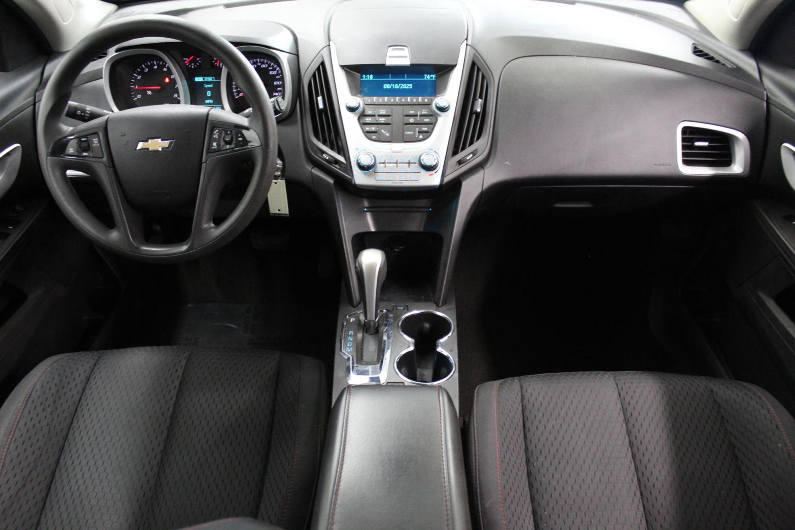 2015 SILVER /GRAY Chevrolet Equinox LS 2WD (1GNALAEK3FZ) with an 2.4L L4 DOHC 16V FFV engine, 6-Speed Automatic transmission, located at 533 S West End Blvd., Quakertown, PA, 18951, (877) 257-4995, 40.343994, -75.303604 - INCLUDED IN THE SALE PRICE OF EVERY VEHICLE: 48 Hour Money Back Guarantee 6 Month - 6,000 Mile Warranty Brand New PA State Inspection & Emission $10 Oil Changes for the Life of the Loan Complete CARFAX - Photo#6